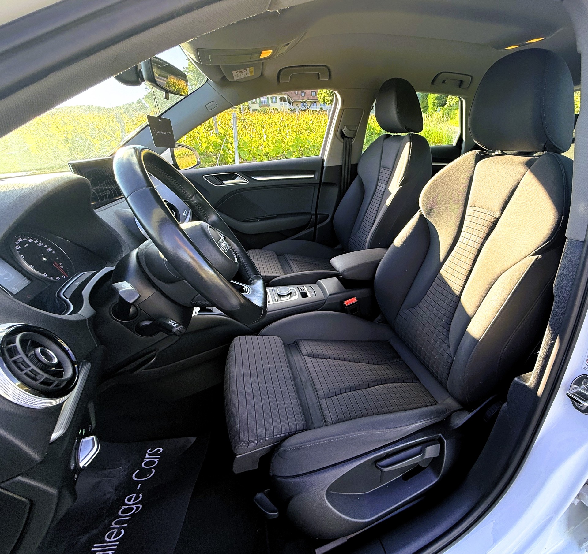 AUDI A3 Sportback 1.4 TFSI Sport-image-14