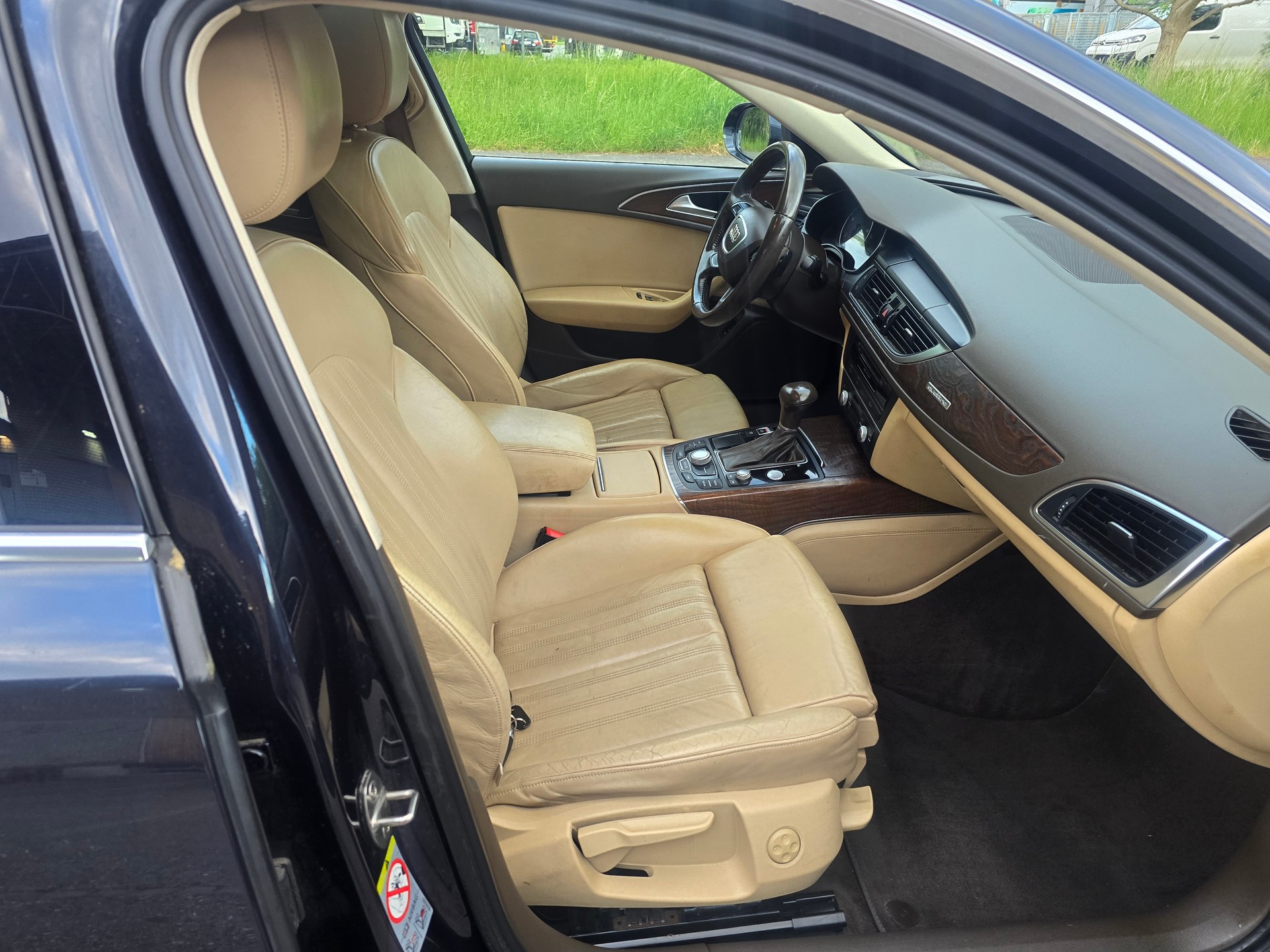 AUDI A6 Avant 3.0 BiTDI V6 quattro tiptronic-image-12