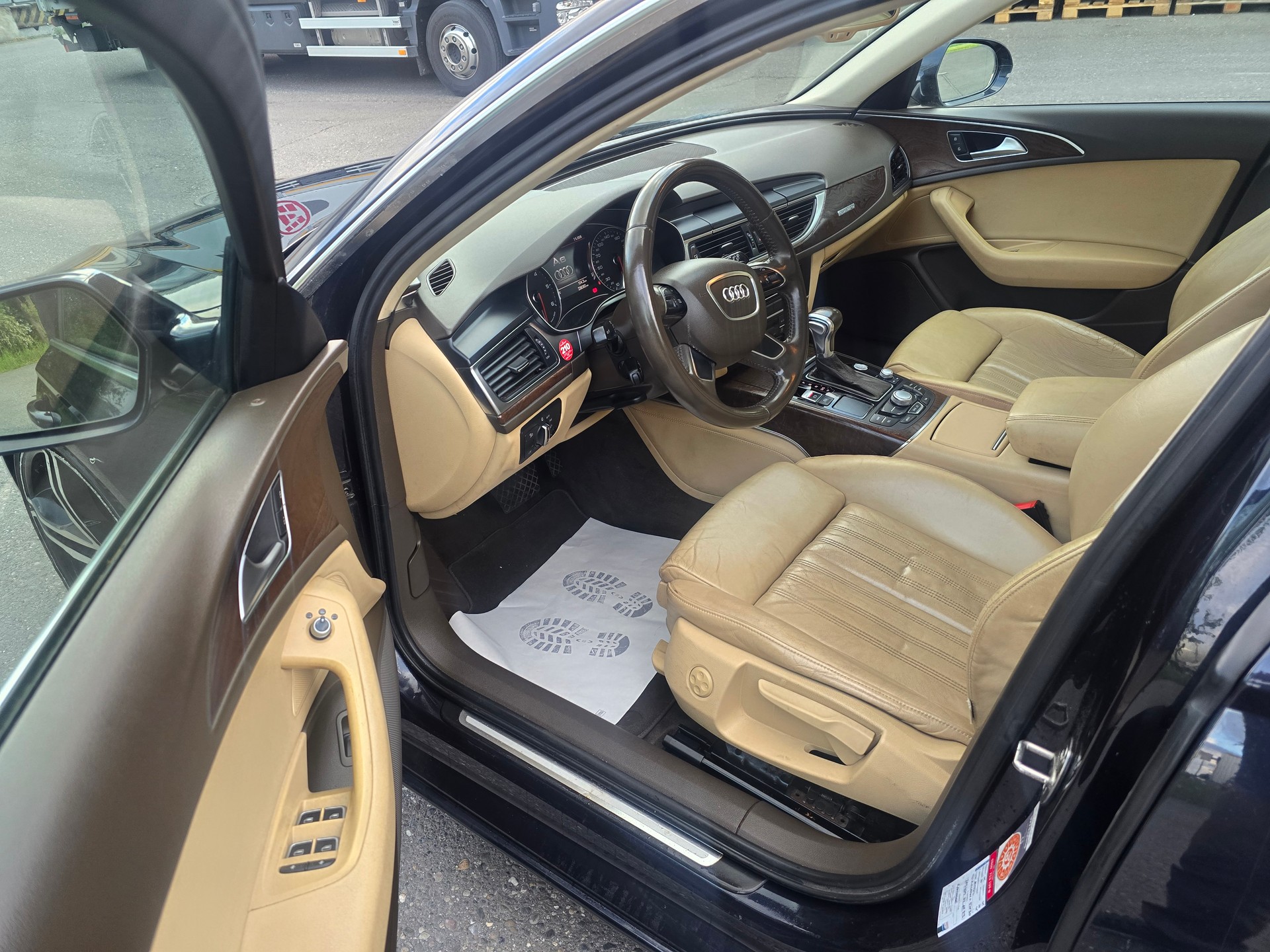 AUDI A6 Avant 3.0 BiTDI V6 quattro tiptronic-image-15