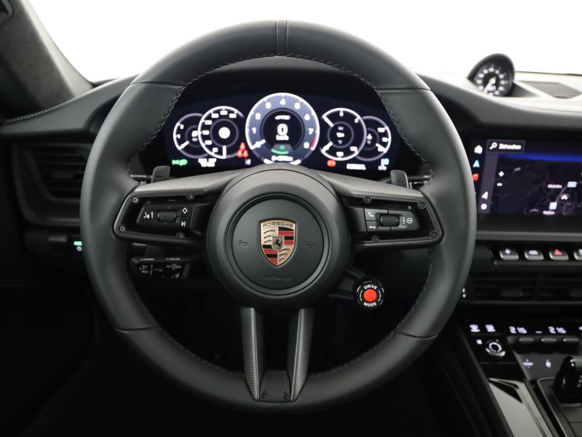 PORSCHE 911 Carrera 4 GTS-image-8
