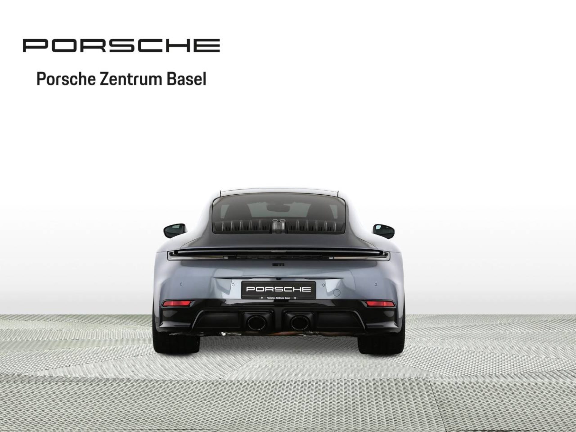 PORSCHE 911 Carrera 4 GTS-image-7