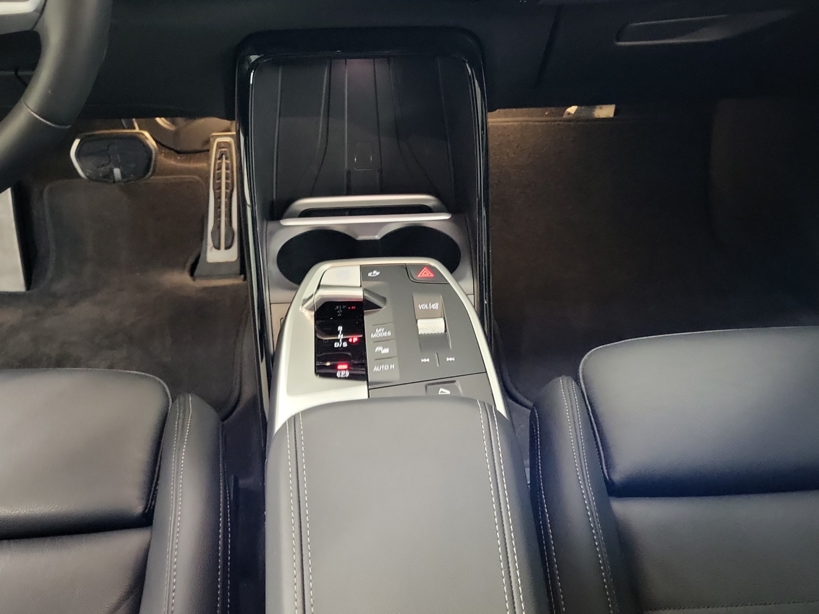BMW 230e xDr. Act. T. M Sport-image-16