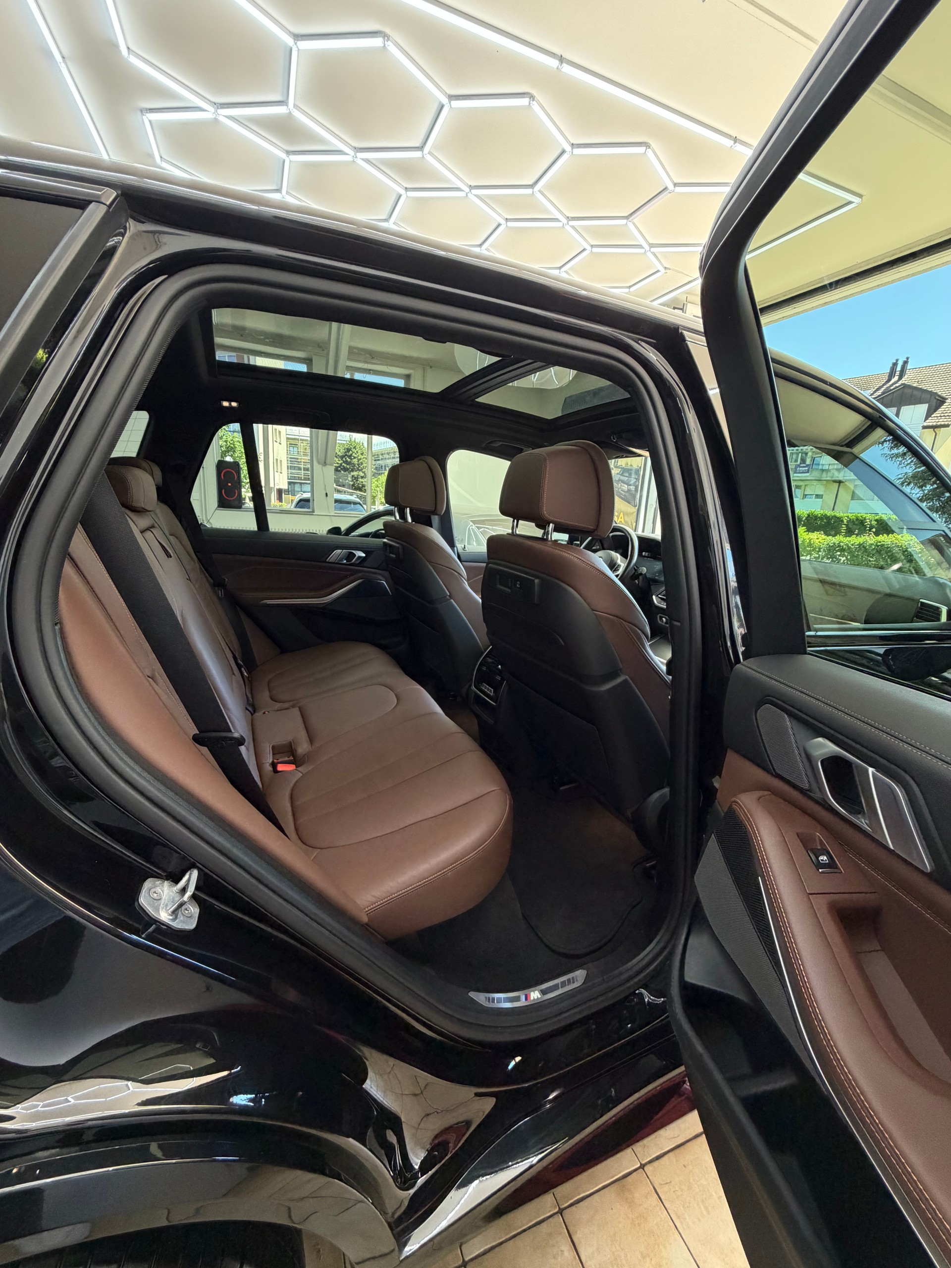 BMW X5 xDrive M50d Steptronic-image-18