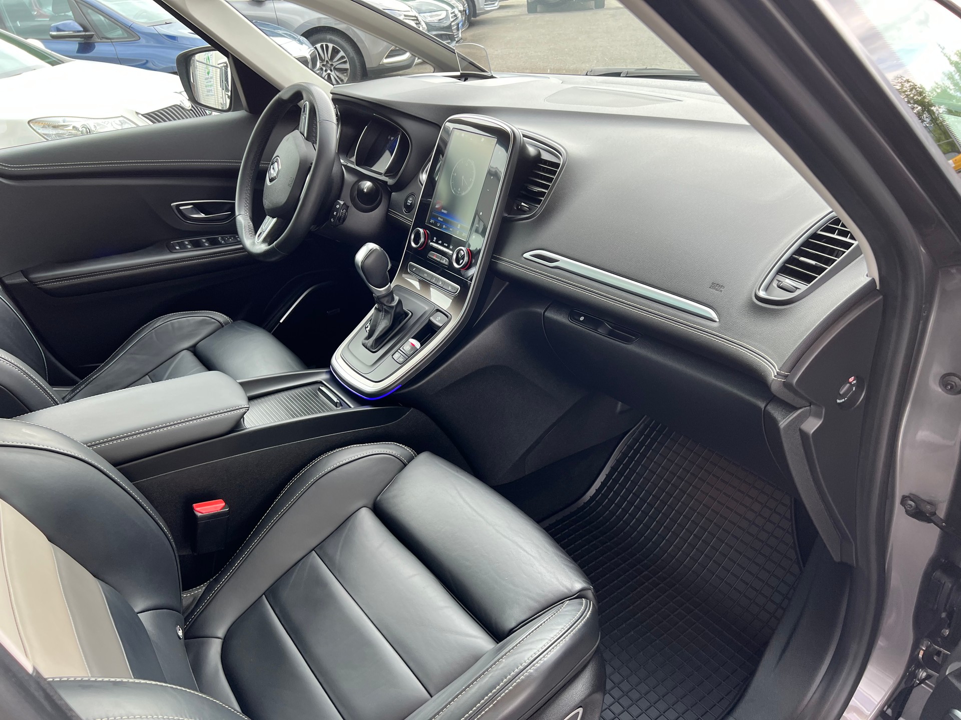 RENAULT Grand Scénic 1.6 dCi Initiale Paris EDC *** 7 Sitze * Panoramadach * Leder * Head -Up Display * 12 / 24 Mt. Garantie möglich ***-image-15