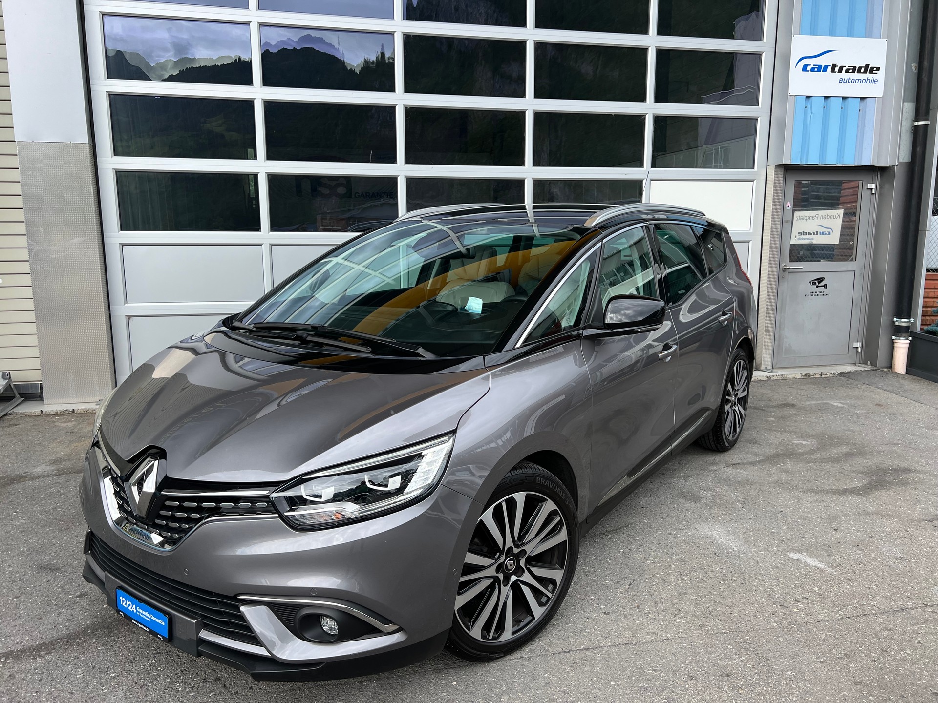 RENAULT Grand Scénic 1.6 dCi Initiale Paris EDC *** 7 Sitze * Panoramadach * Leder * Head -Up Display * 12 / 24 Mt. Garantie möglich ***