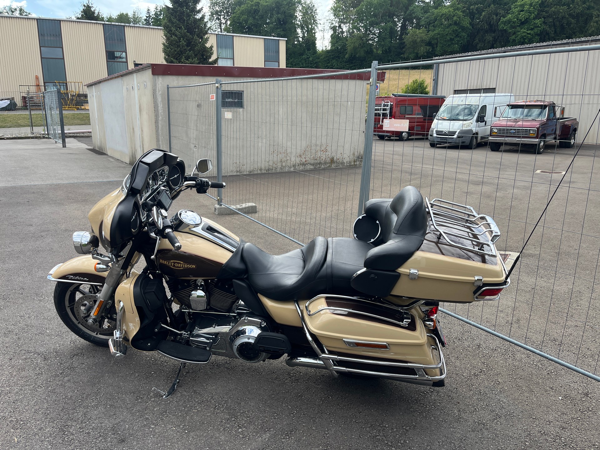 HARLEY-DAVIDSON FLHTCU Electra Glide Ultra Classic ABS-image-2