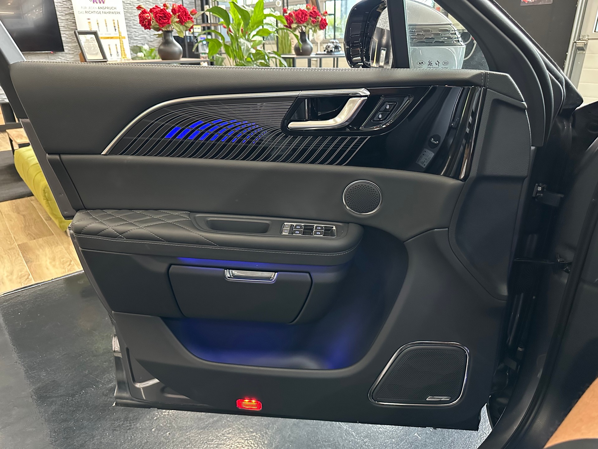 HONGQI E-HS9 Exclusive 99 kWh-image-25