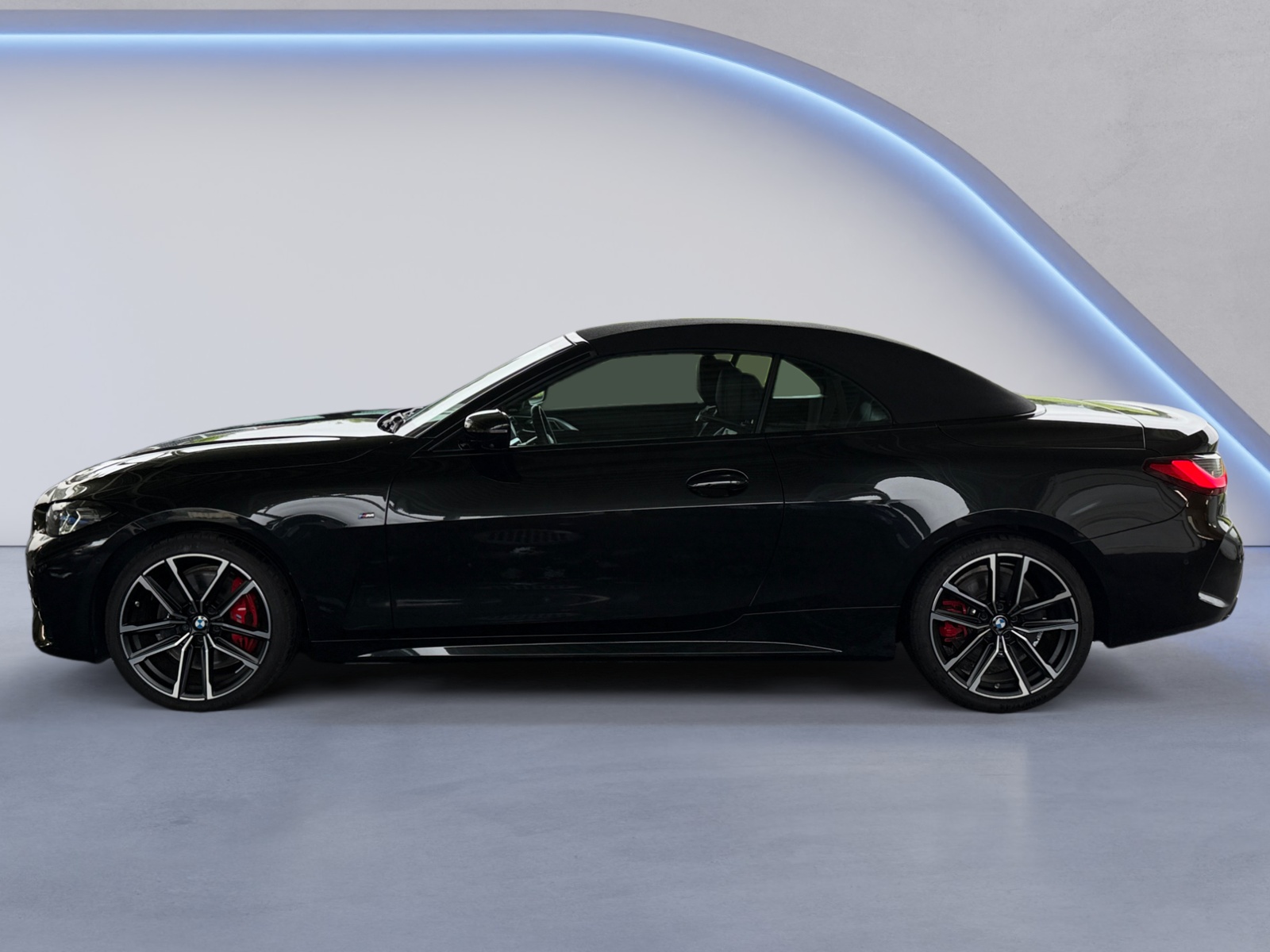 BMW M440i xDrive Cabrio-showroom-element-1