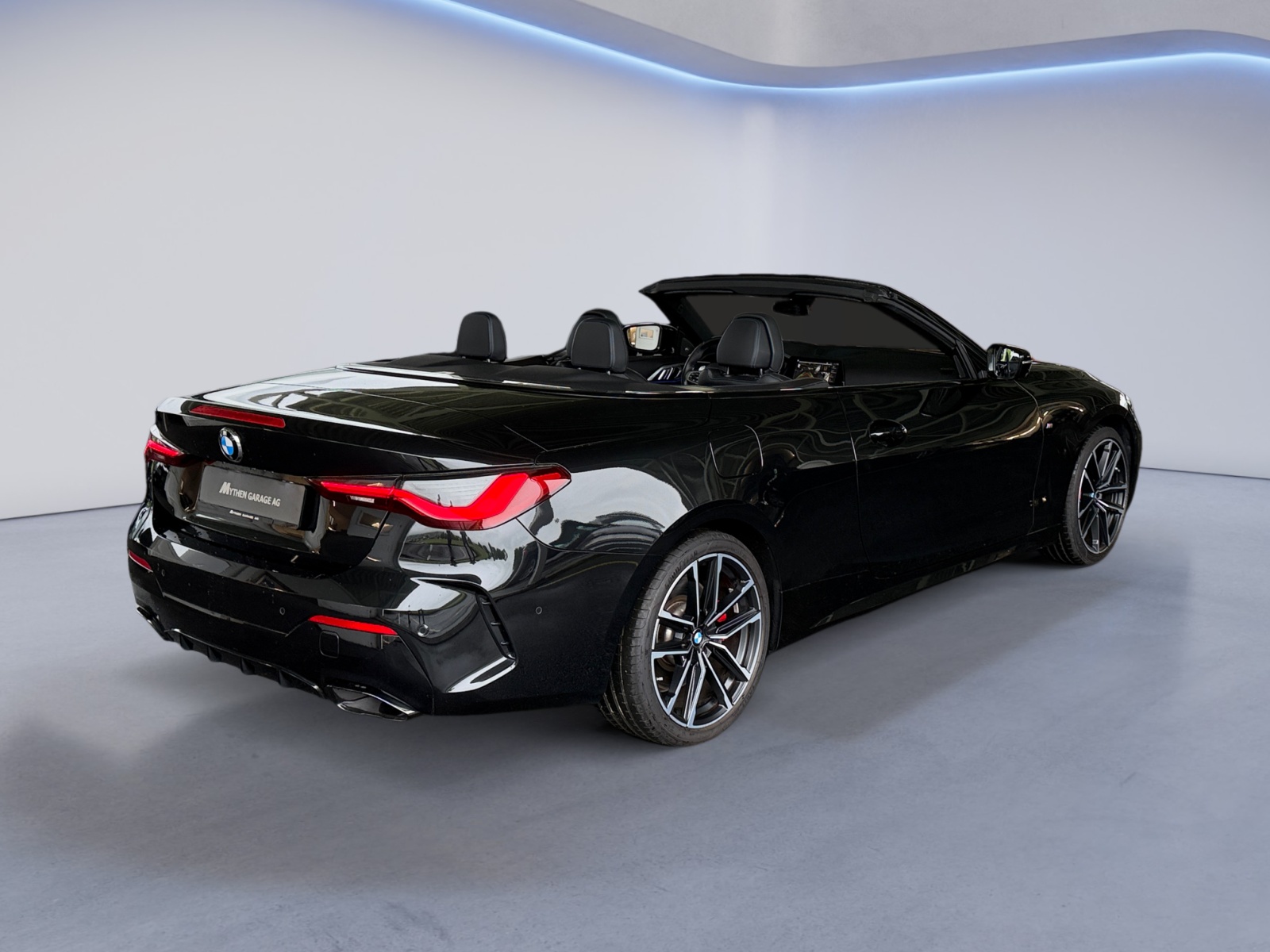 BMW M440i xDrive Cabrio-image-4