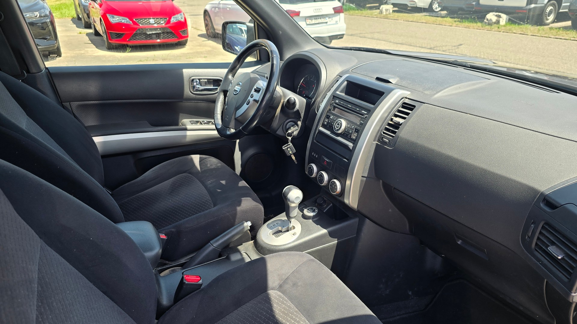 NISSAN X-Trail 2.0 dCi 16V LE Automatic-image-4
