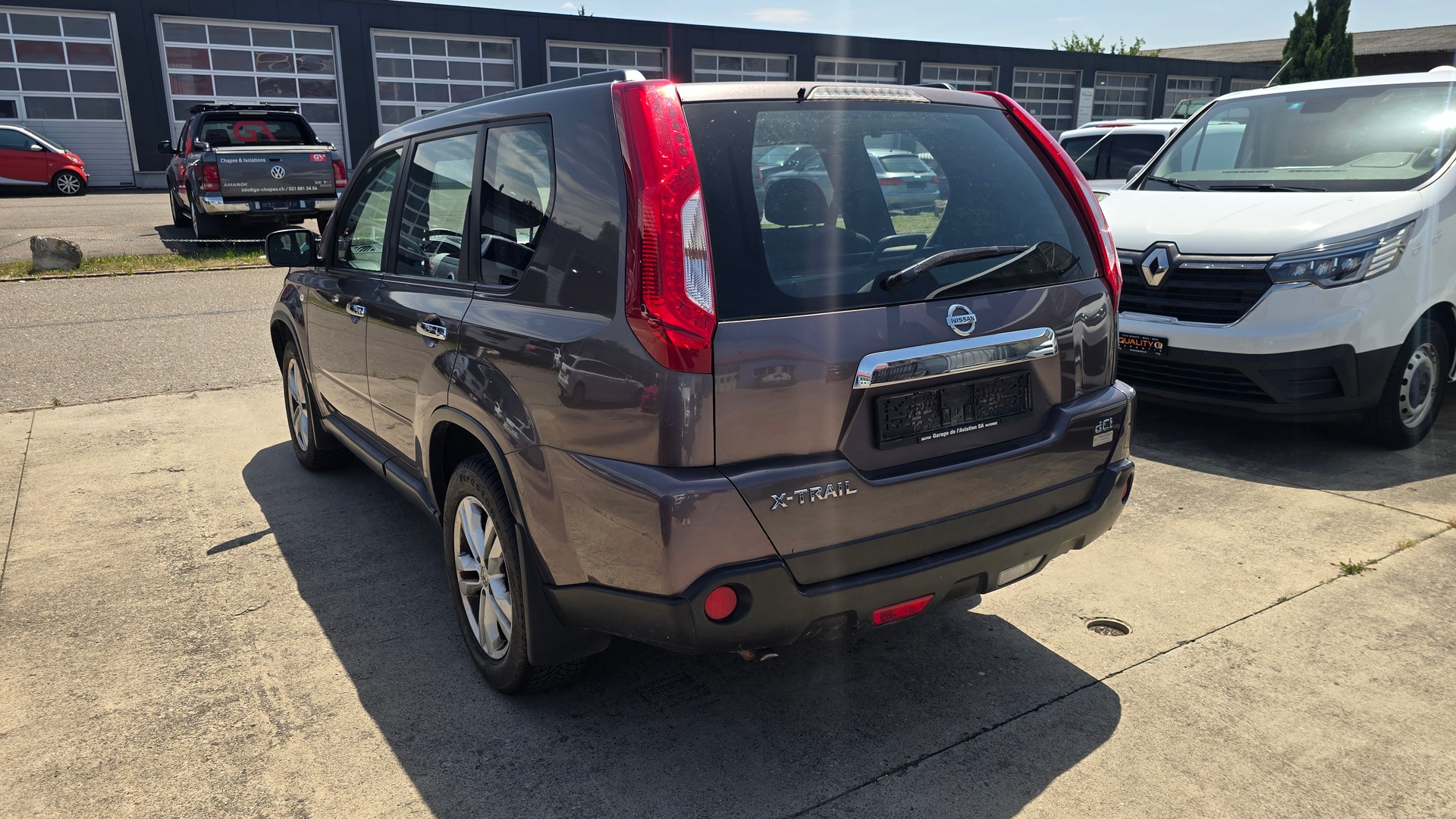 NISSAN X-Trail 2.0 dCi 16V LE Automatic-image-2