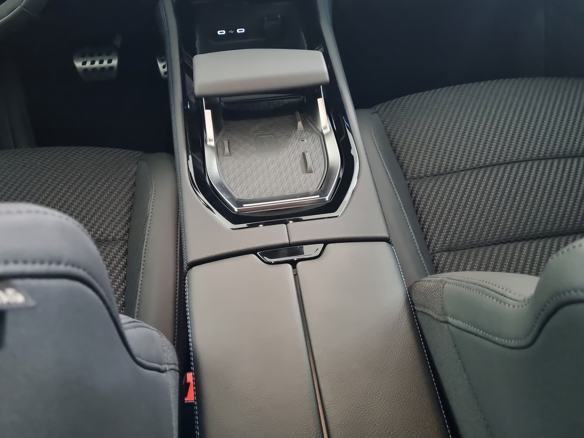RENAULT Austral 1.2 Esprit Alpine HEV 200-image-9