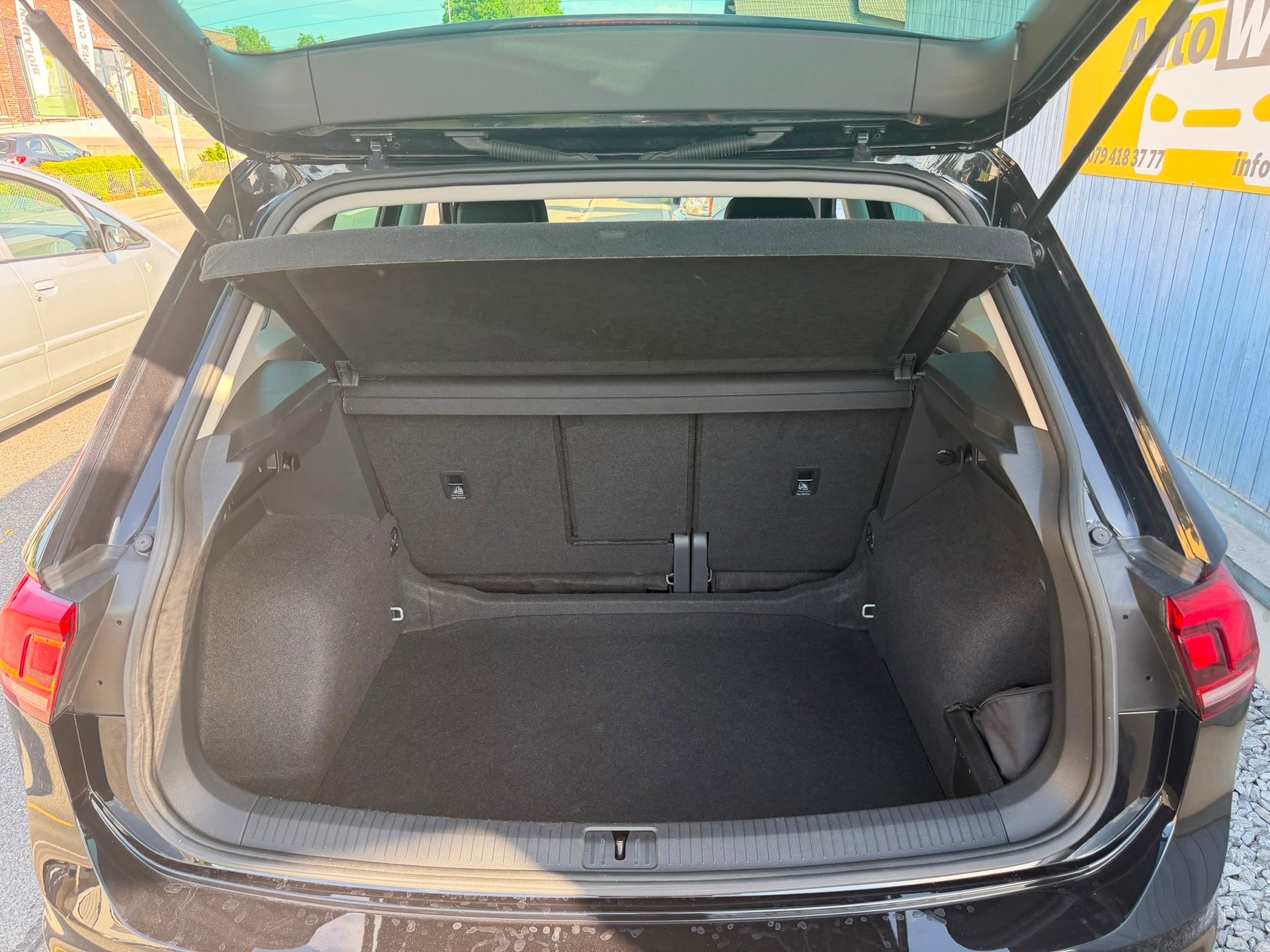 VW Tiguan 2.0 TDI SCR Life 4Motion DSG-image-16