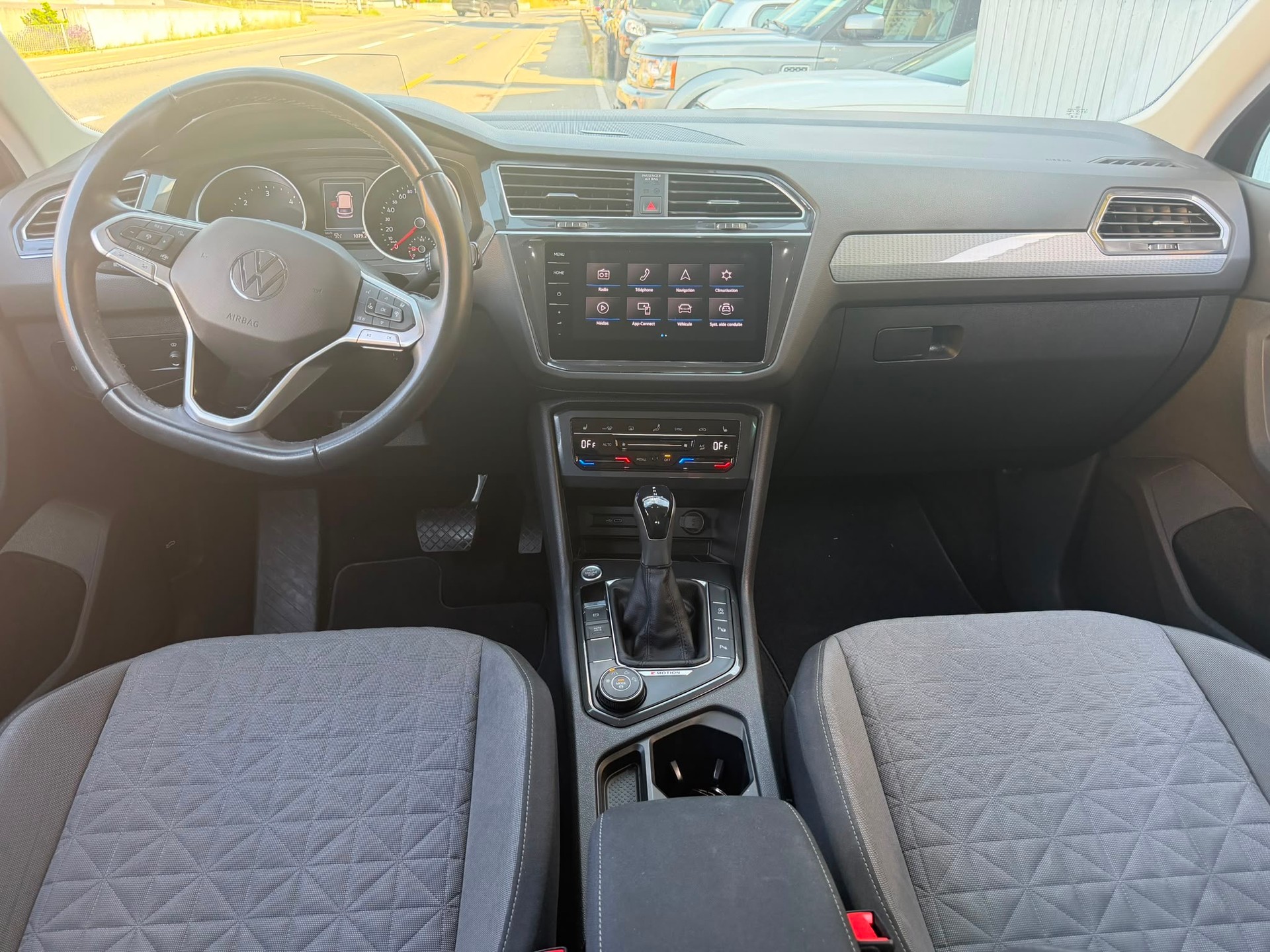 VW Tiguan 2.0 TDI SCR Life 4Motion DSG-image-7