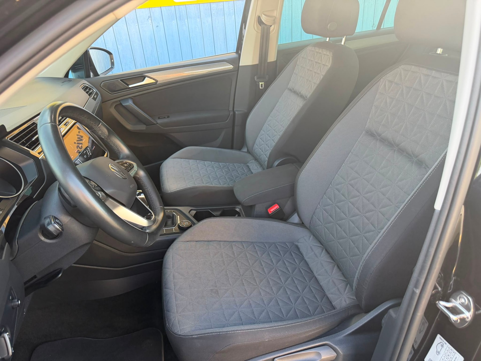 VW Tiguan 2.0 TDI SCR Life 4Motion DSG-image-6