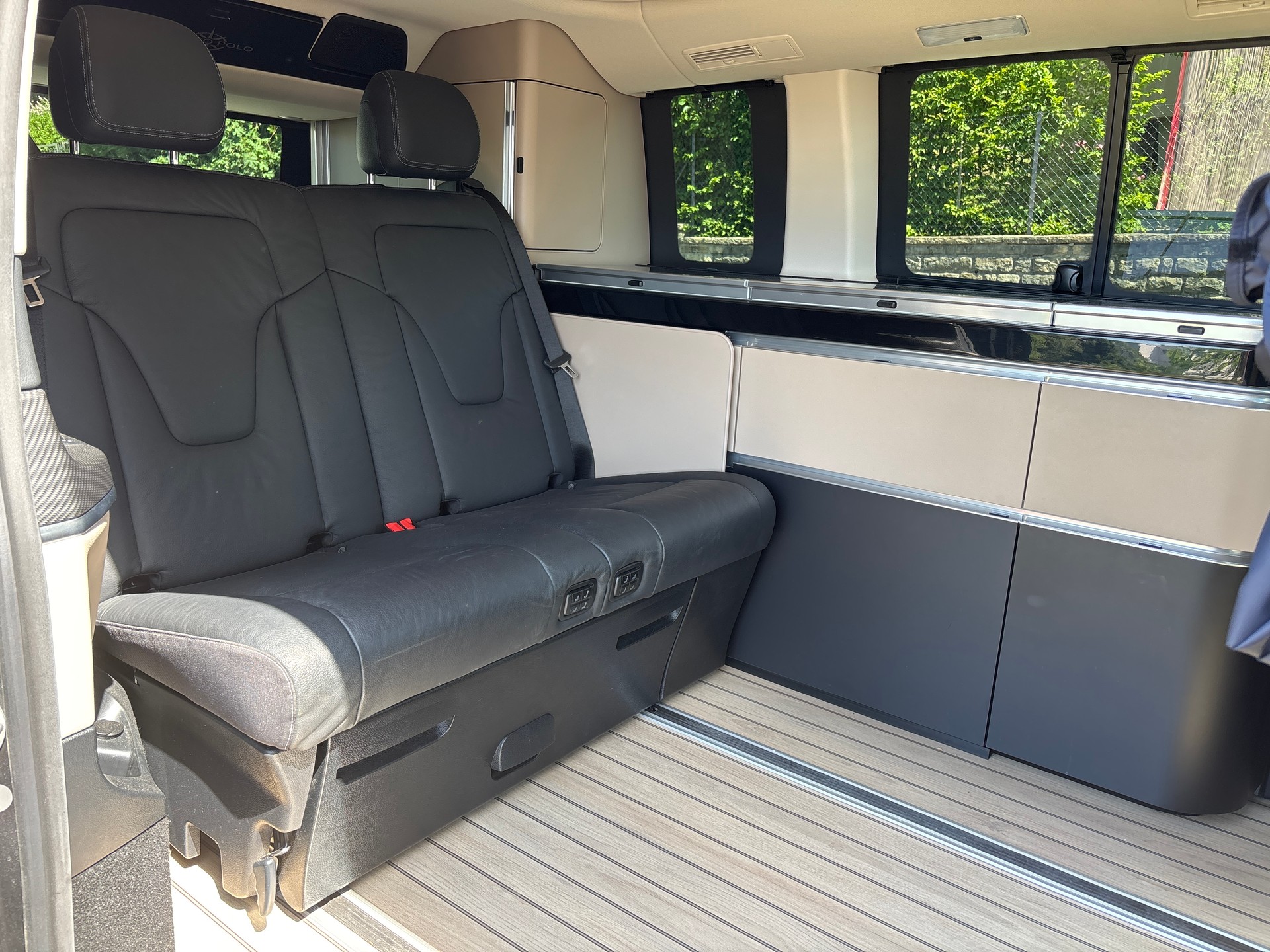 MERCEDES-BENZ 300 d-image-3