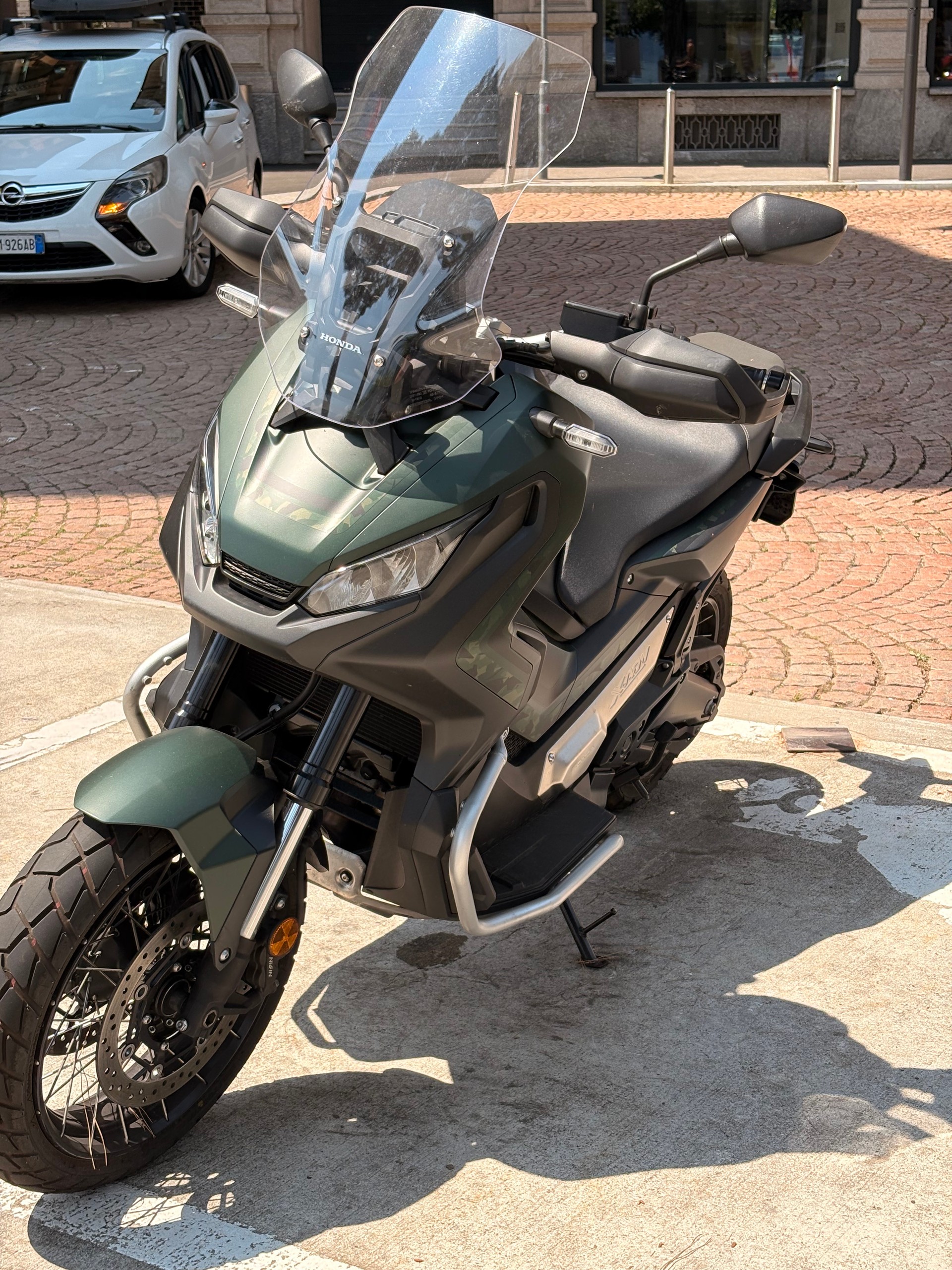 HONDA X-ADV 750 ABS-image-2