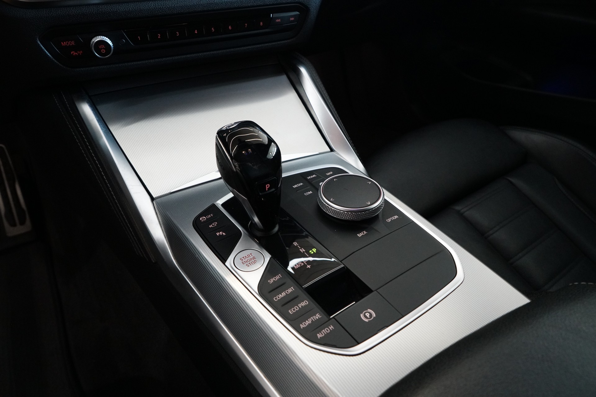 BMW M440i xDrive 48V Coupé Steptronic-image-18
