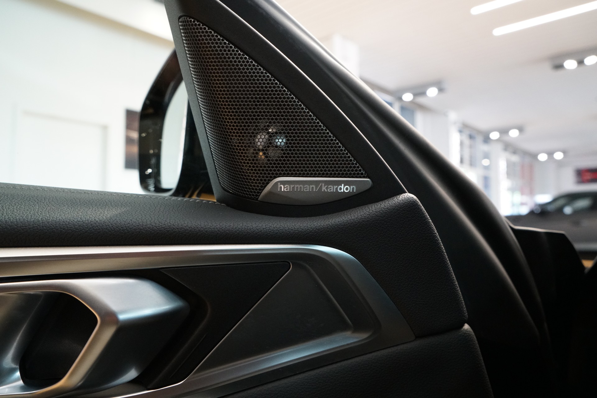 BMW M440i xDrive 48V Coupé Steptronic-image-16