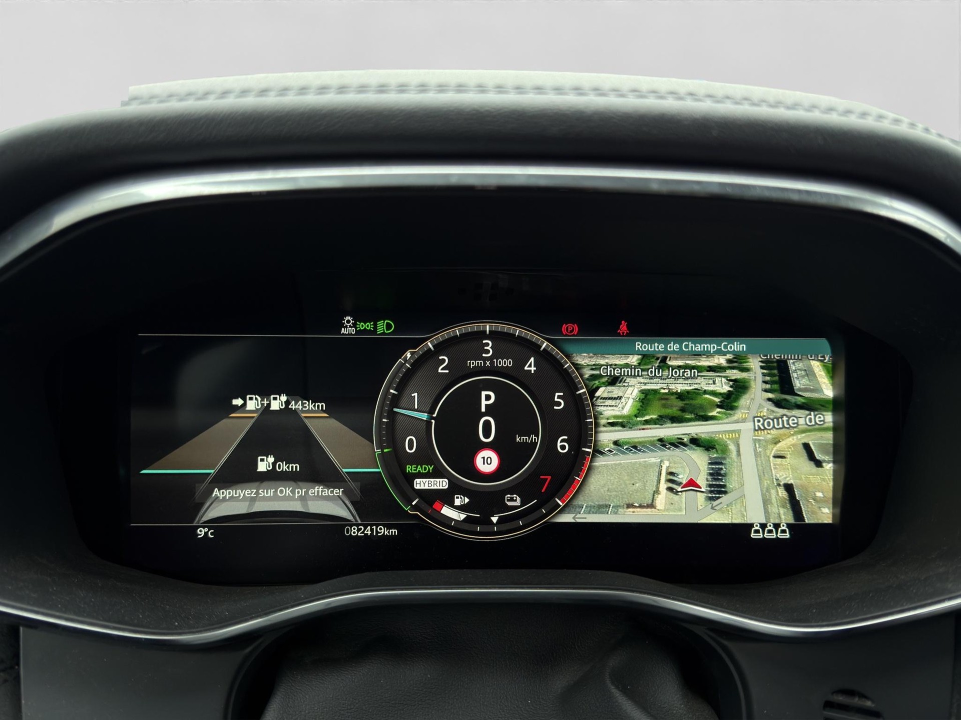 JAGUAR F-Pace 2.0 P400e SE AWD-showroom-element-3