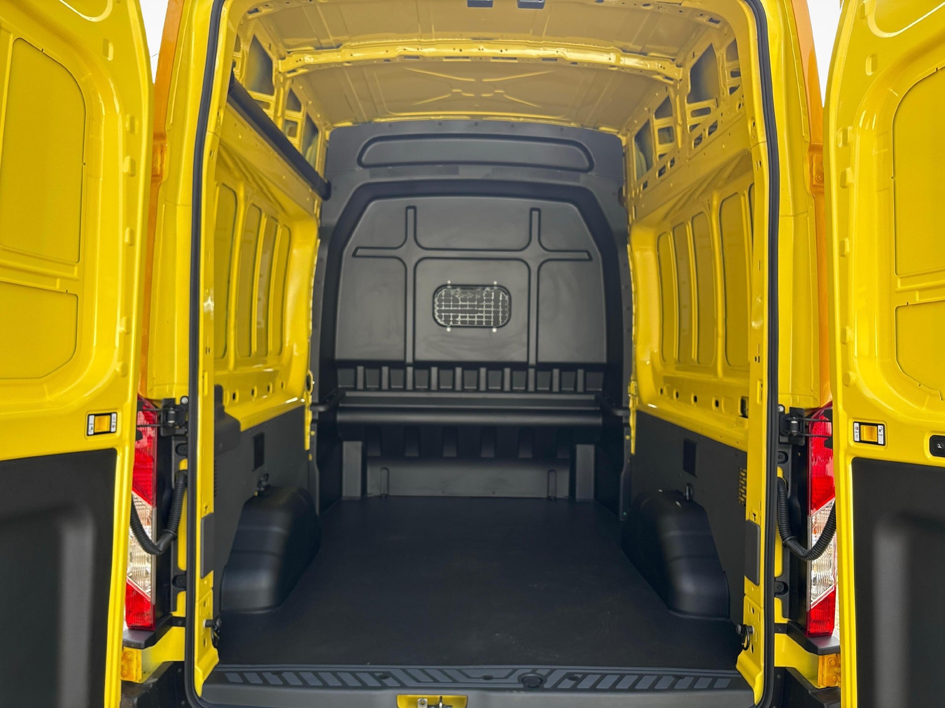 FORD Transit DKab. Van 350 L3H2 2.0 EcoBlue 130 Trend-image-30