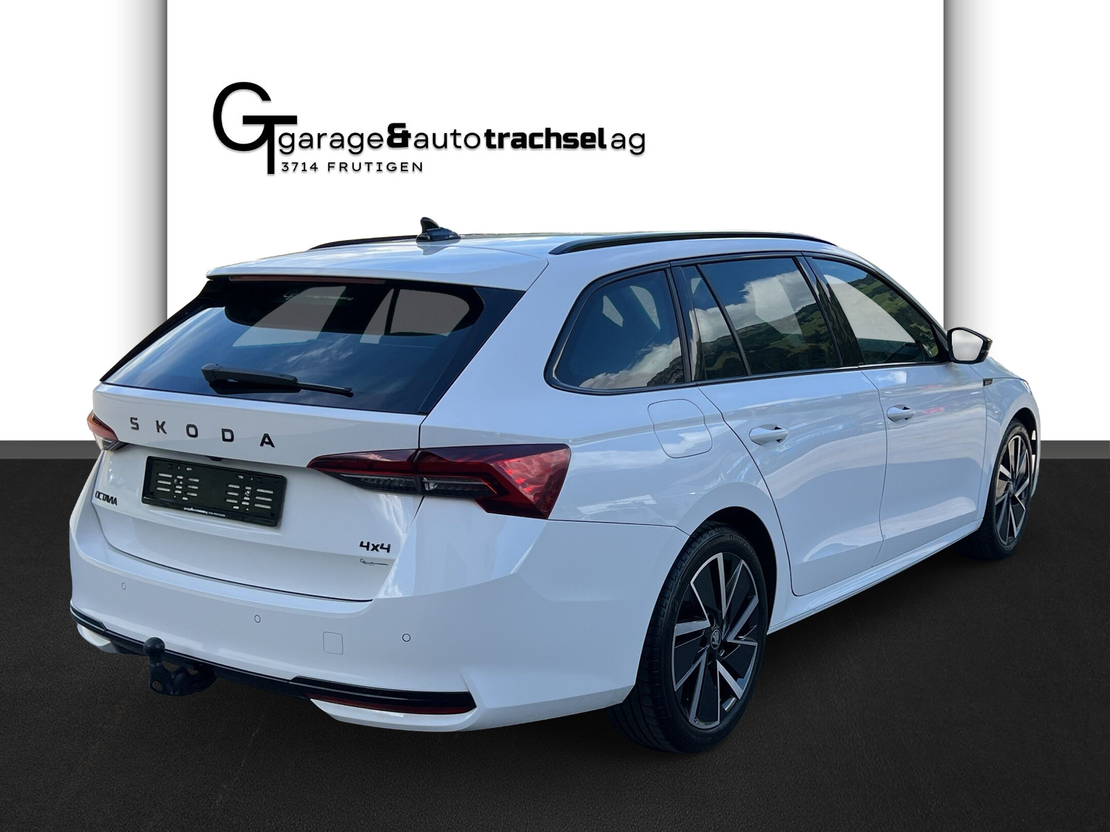 SKODA Octavia Combi 2.0 TSI DSG Sport Line 4x4-image-4