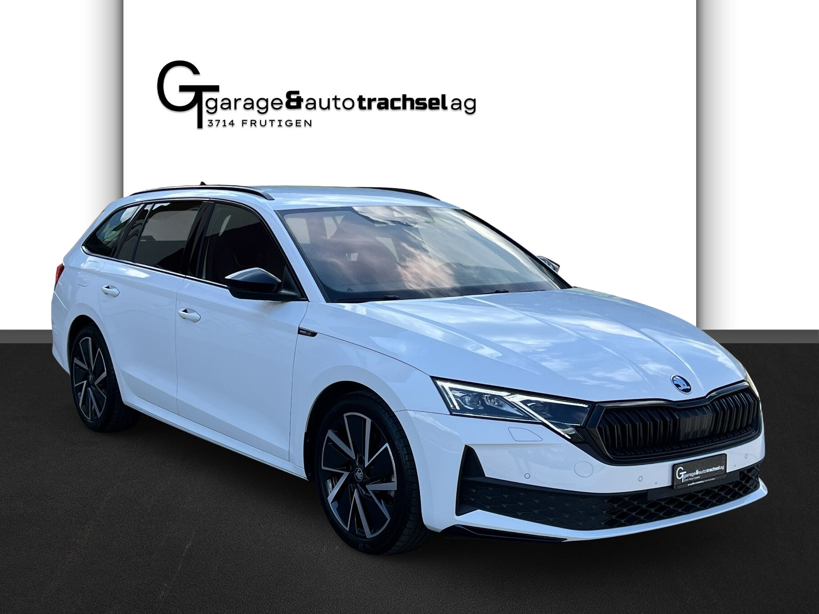 SKODA Octavia Combi 2.0 TSI DSG Sport Line 4x4-image-6