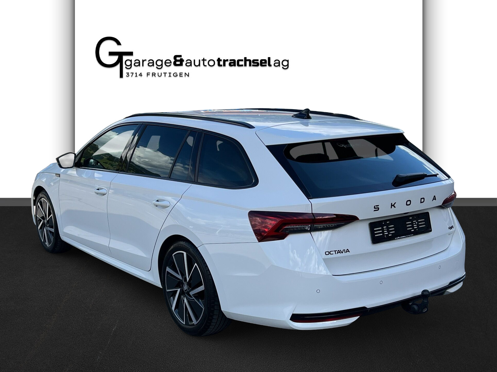 SKODA Octavia Combi 2.0 TSI DSG Sport Line 4x4-showroom-element-2