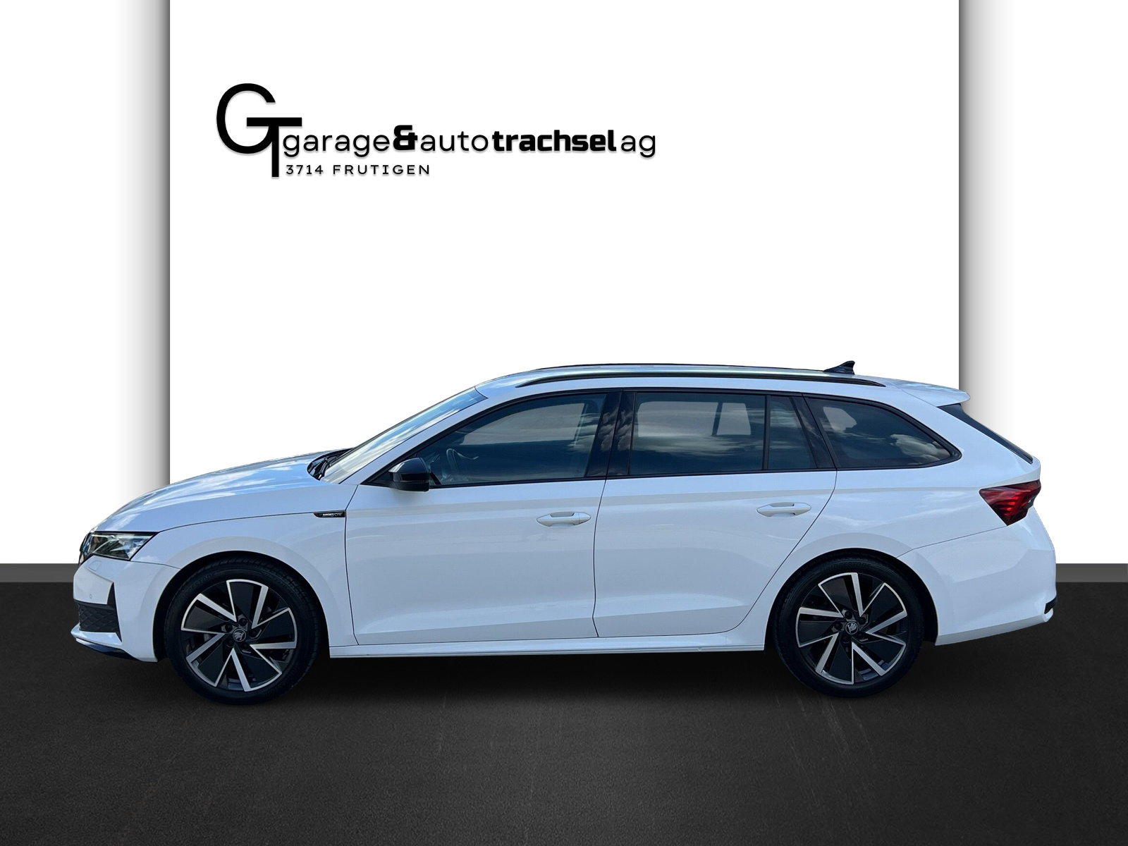 SKODA Octavia Combi 2.0 TSI DSG Sport Line 4x4-showroom-element-1