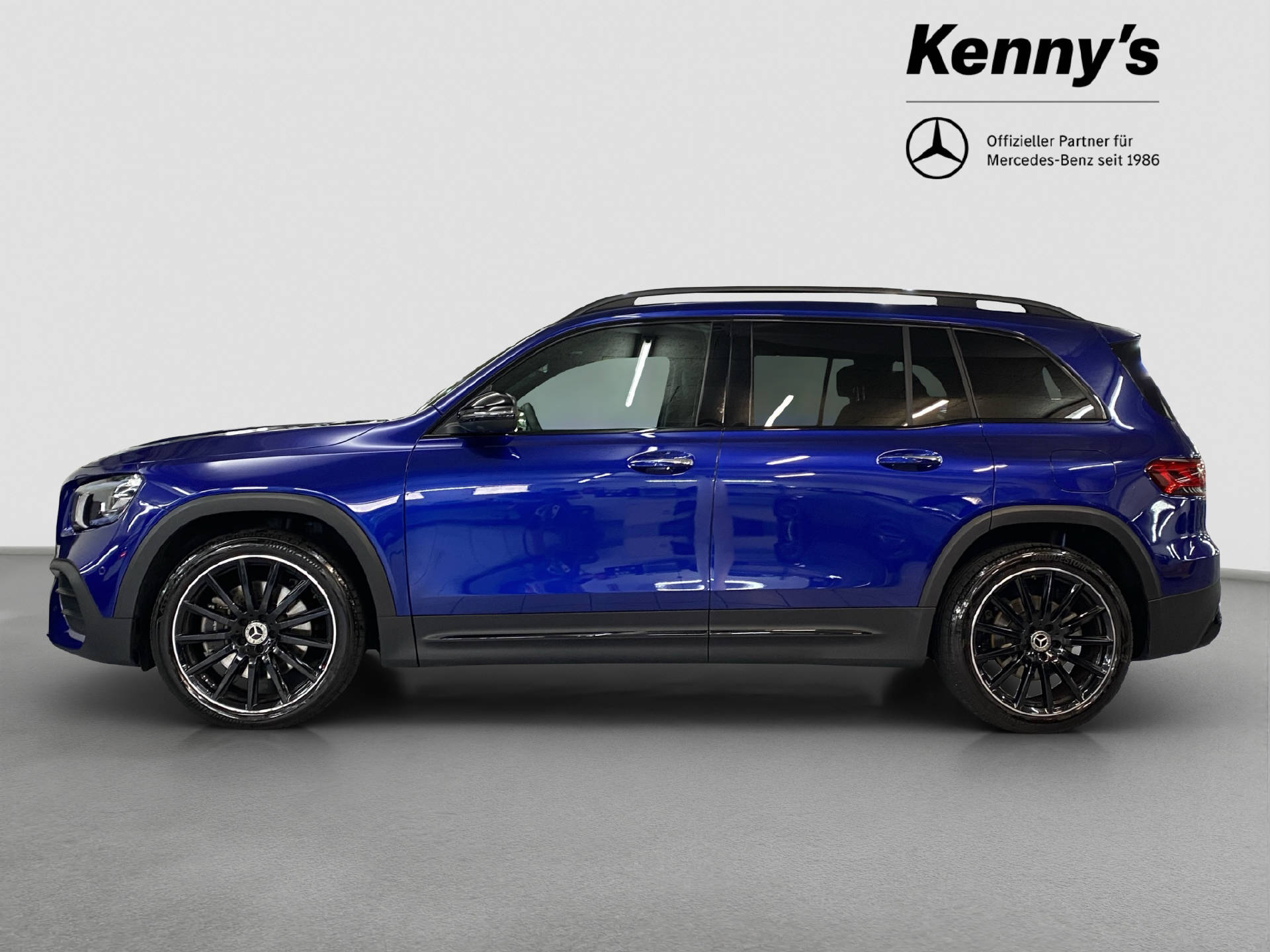 MERCEDES-BENZ GLB 220 d AMG Line 4MATIC-showroom-element-2
