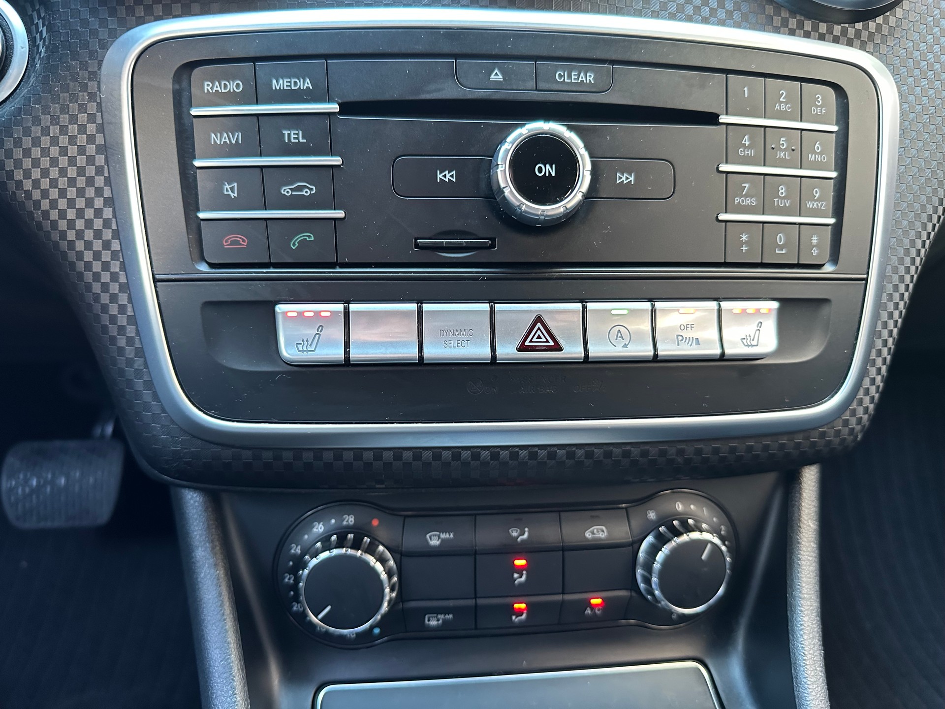 MERCEDES-BENZ A 200 Night Star 7G-DCT-image-20