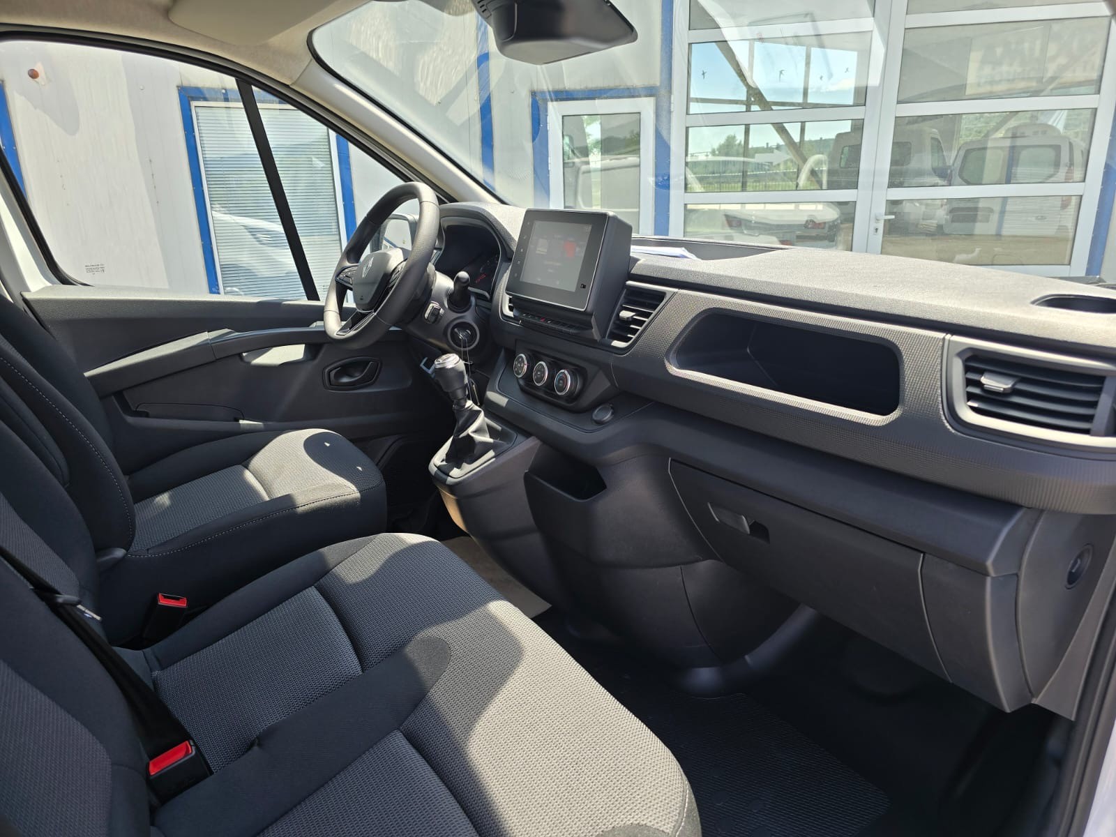 RENAULT Trafic 2.0 Blue dCi 130 Advance L2H1 EN-image-8