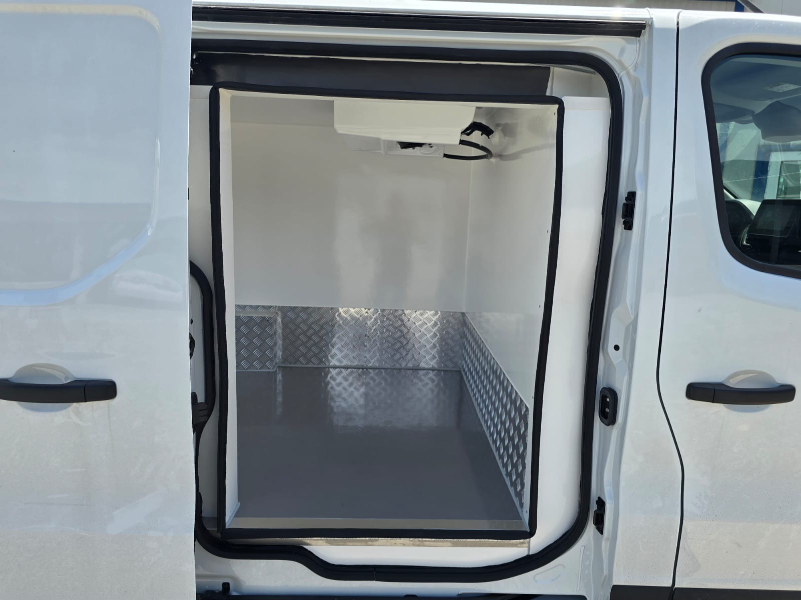 RENAULT Trafic 2.0 Blue dCi 130 Advance L2H1 EN-image-5