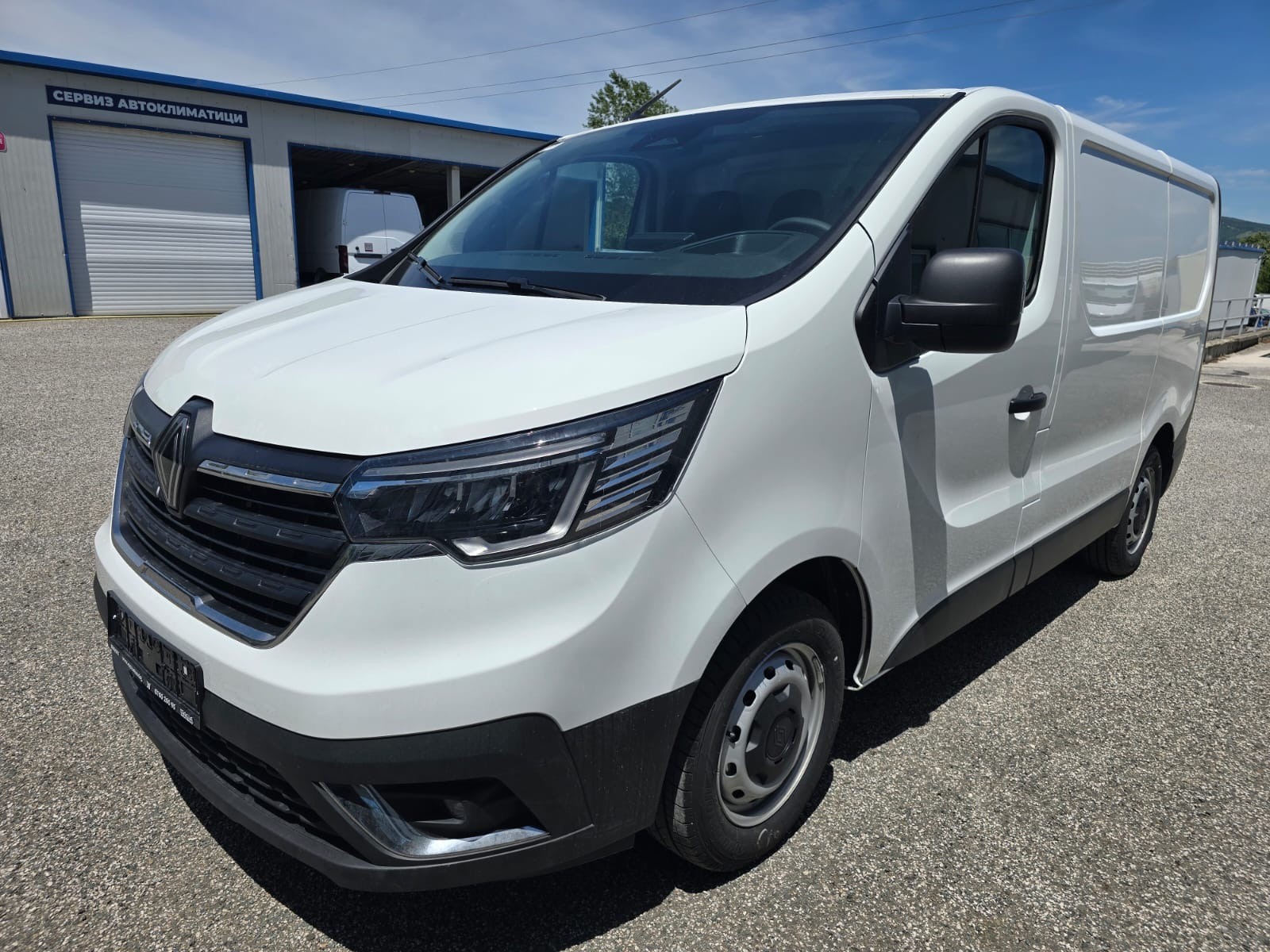 RENAULT Trafic 2.0 Blue dCi 130 Advance L2H1 EN