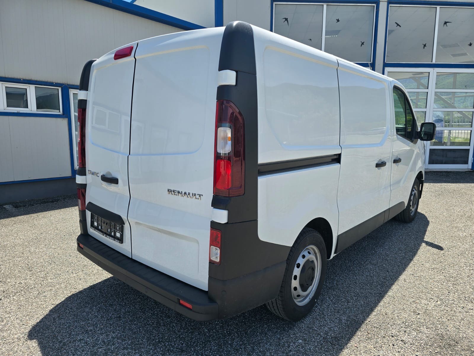 RENAULT Trafic 2.0 Blue dCi 130 Advance L2H1 EN-image-2