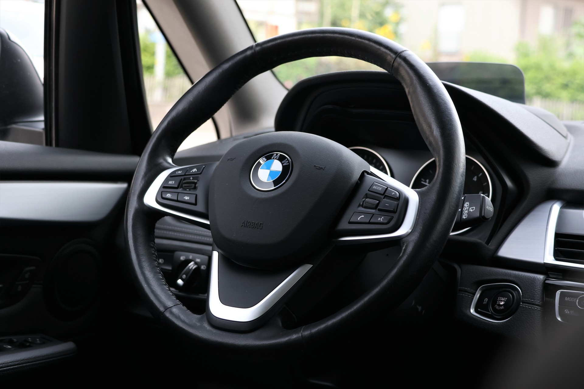 BMW 220d xDrive Gran Tourer Sport Line Steptronic (CH)-image-13