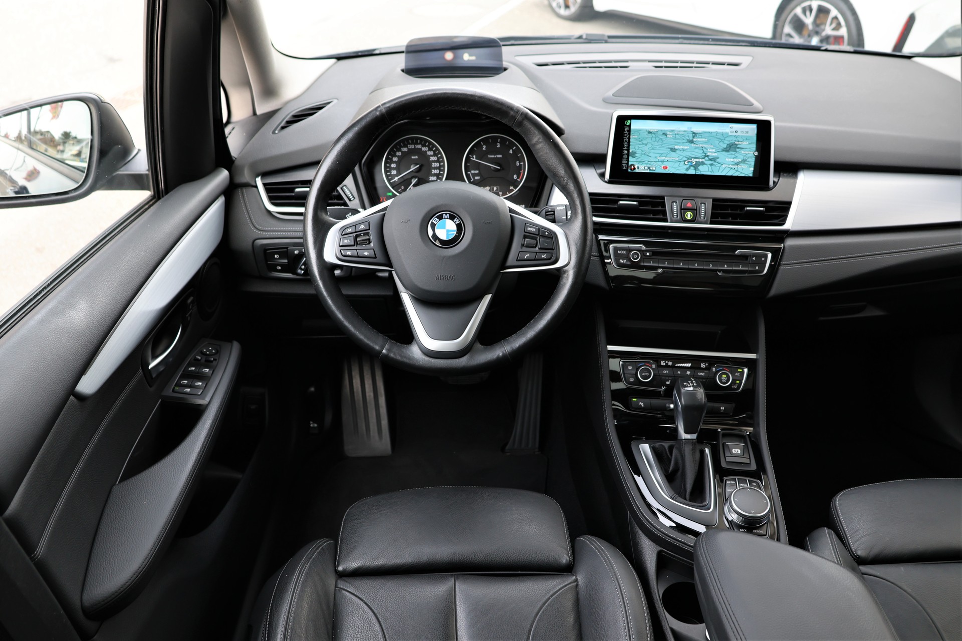 BMW 220d xDrive Gran Tourer Sport Line Steptronic (CH)-image-12