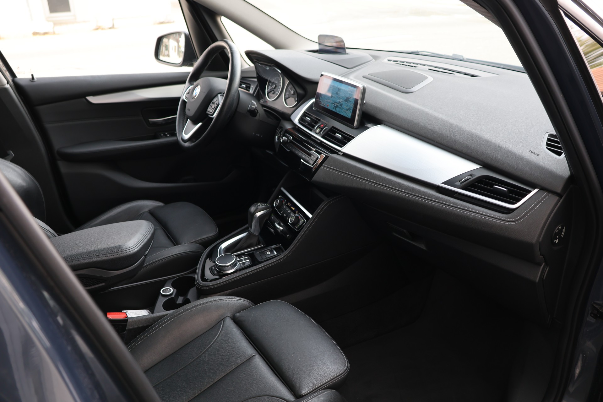 BMW 220d xDrive Gran Tourer Sport Line Steptronic (CH)-image-17