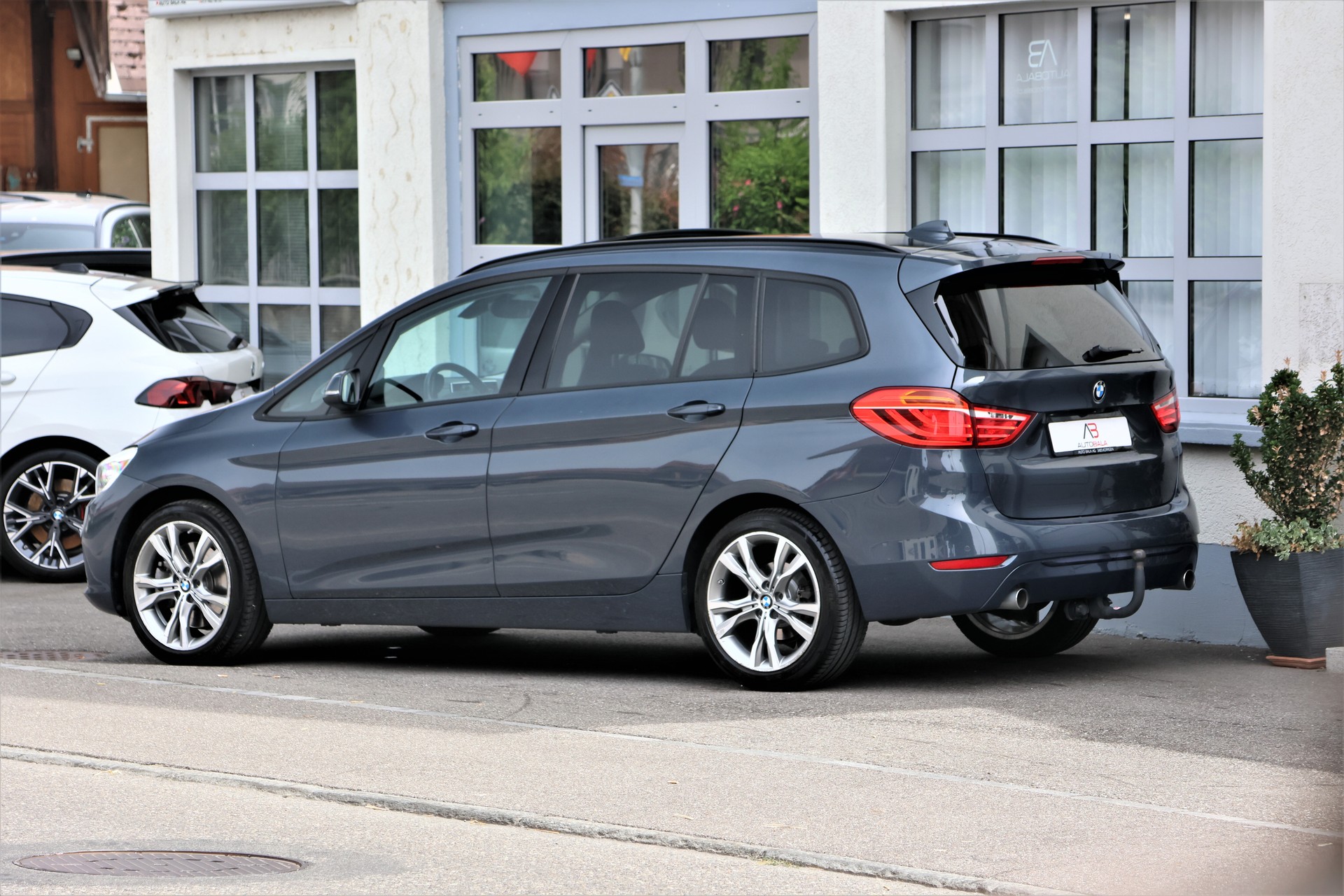 BMW 220d xDrive Gran Tourer Sport Line Steptronic (CH)-image-4