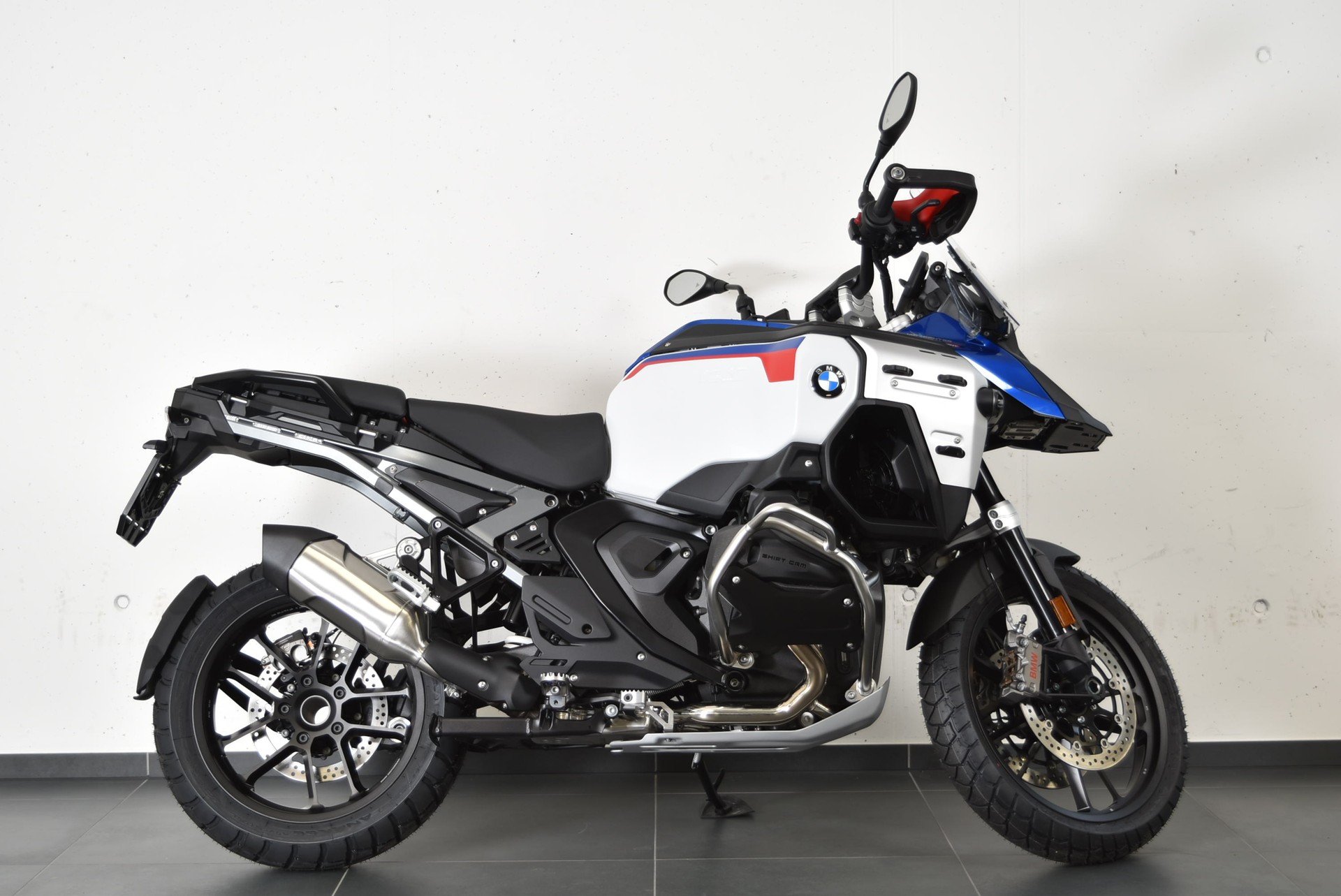 BMW R 1300 GS ADVENTURE-image-2