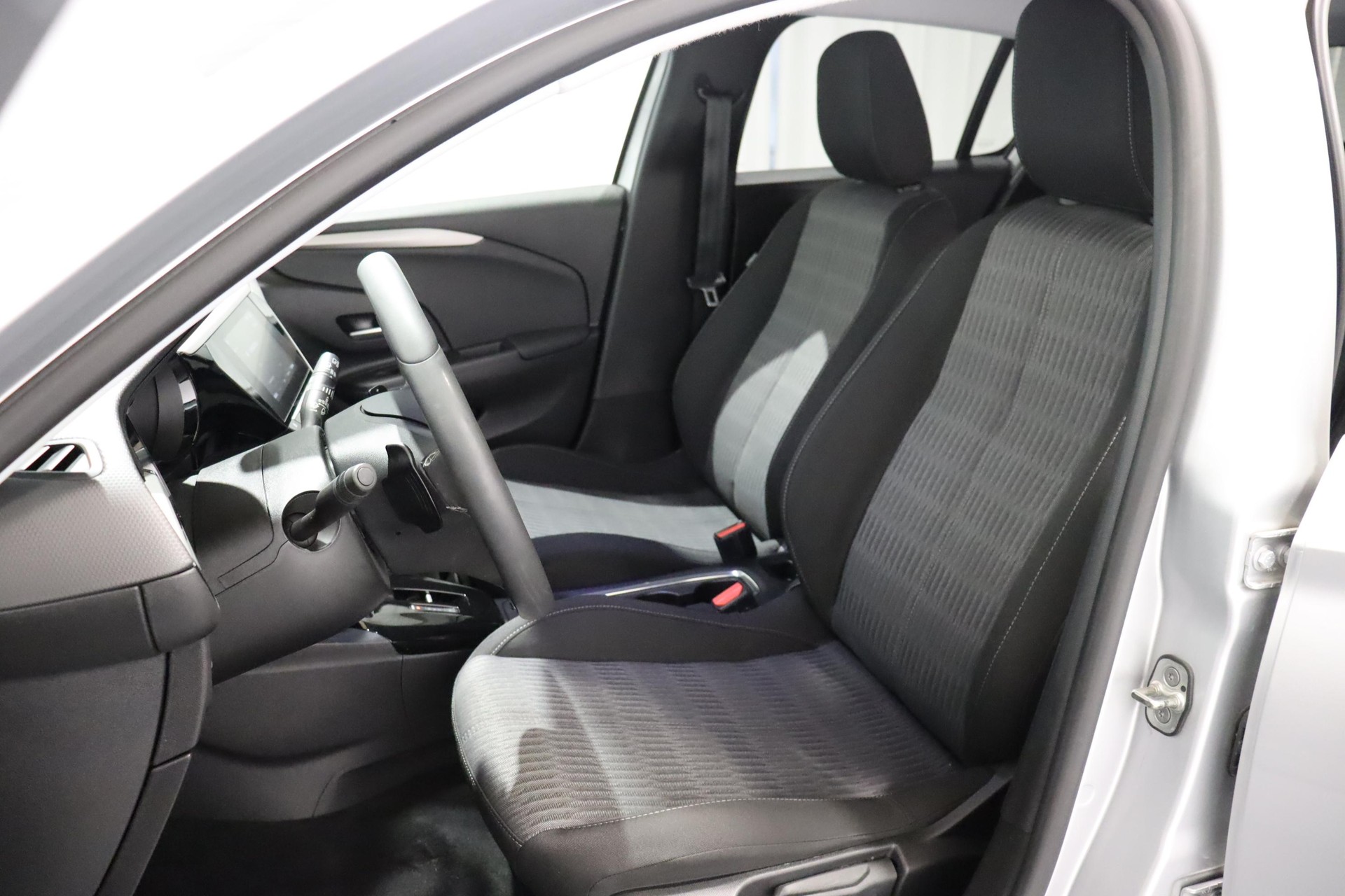 OPEL Corsa 1.2 T Edition-showroom-element-3