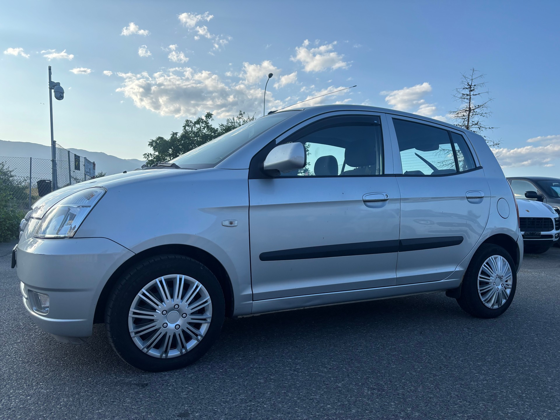 KIA Picanto 1.1 EX-showroom-element-1