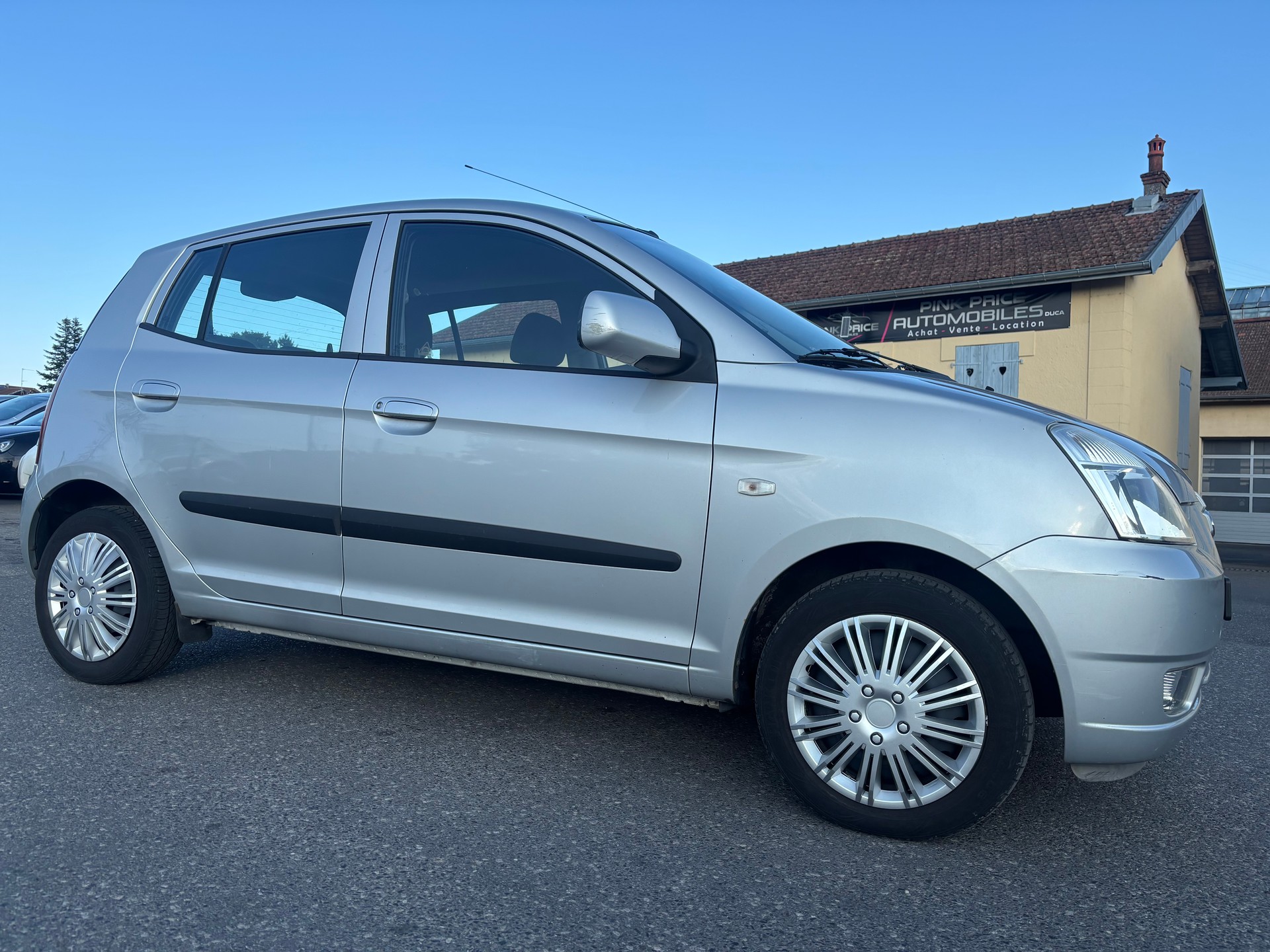 KIA Picanto 1.1 EX-showroom-element-2