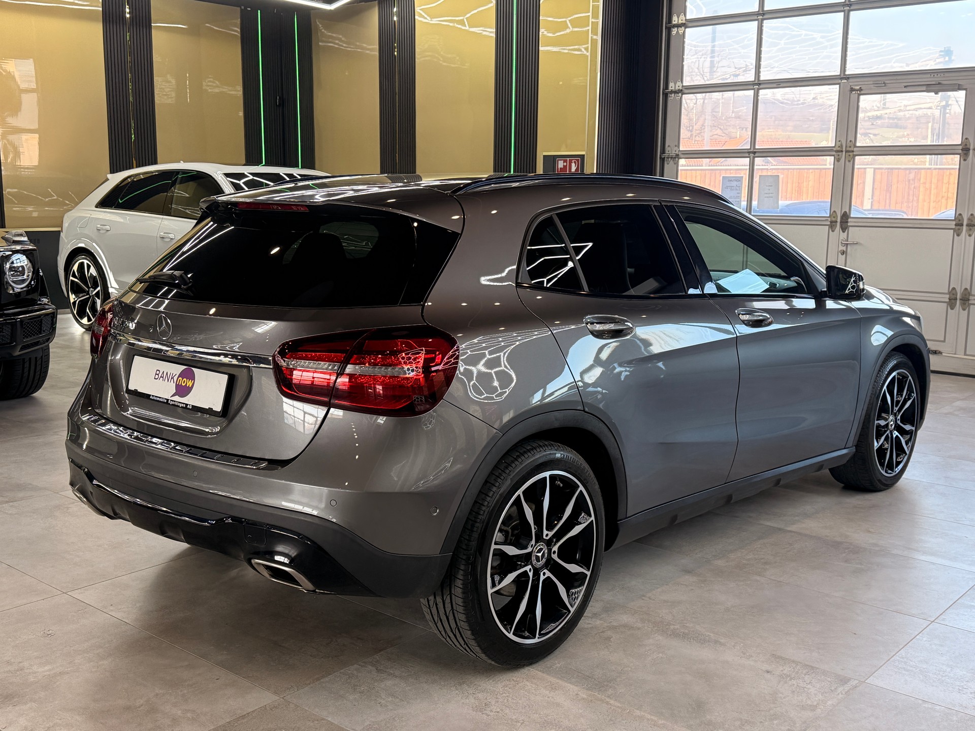 MERCEDES-BENZ GLA 200 Night Star 7G-DCT-image-4
