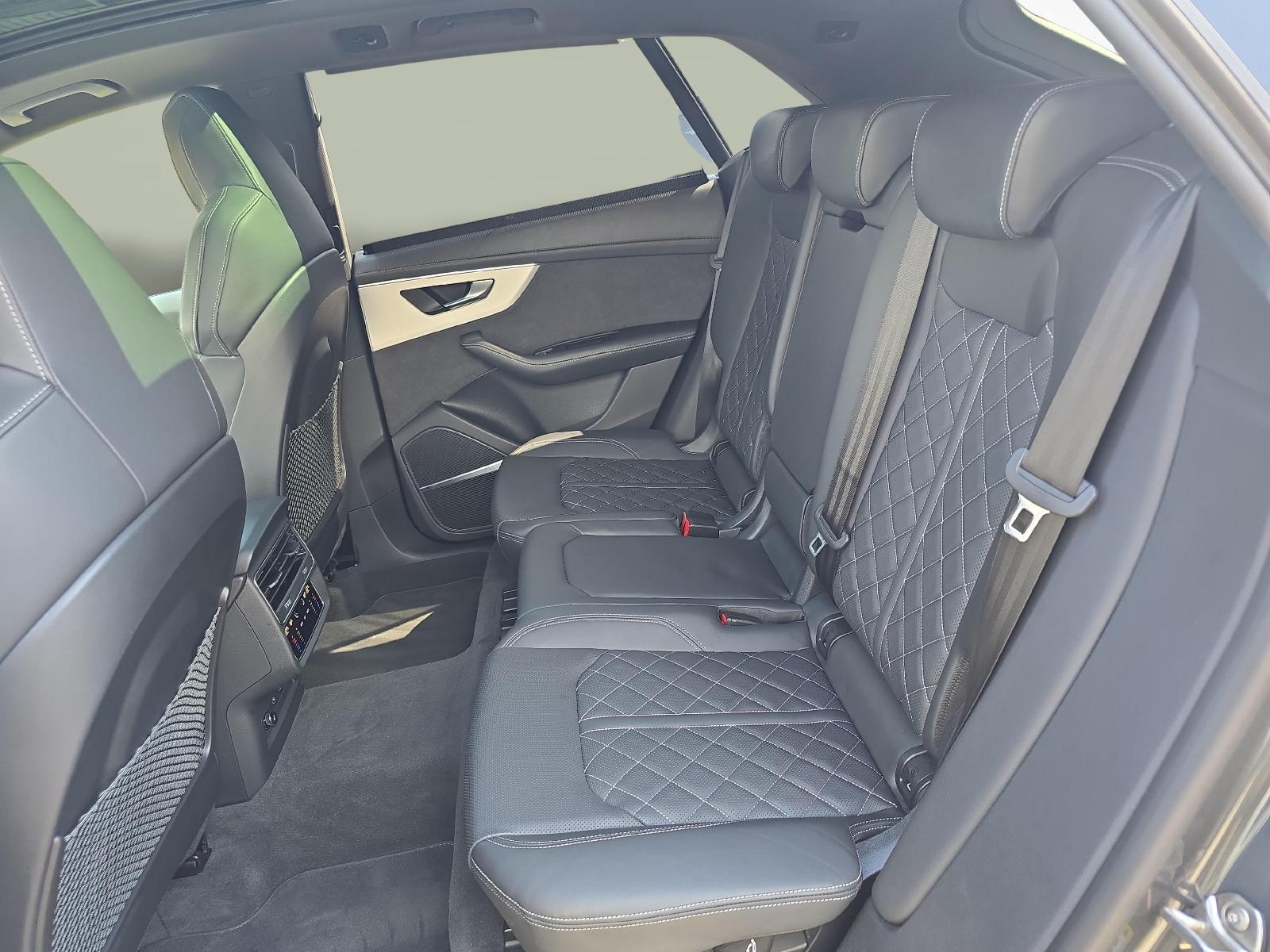 AUDI Q8 3.0 50 TDI Black Edition quattro T-Tronic-image-10