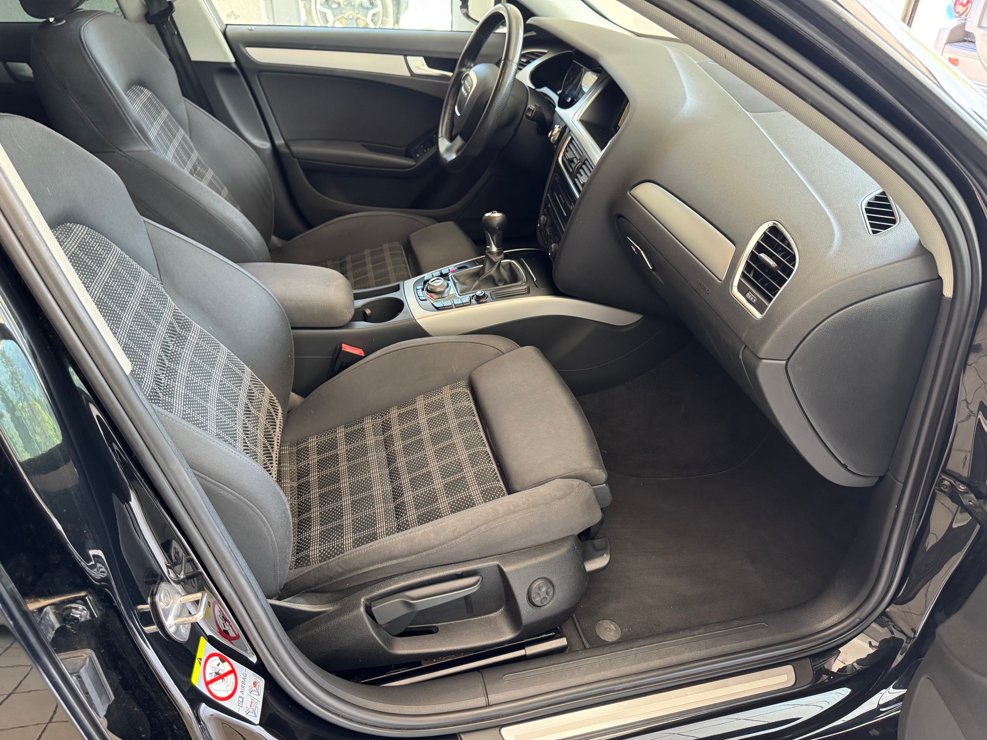 AUDI A4 Avant 1.8 TFSI Start plus-image-11