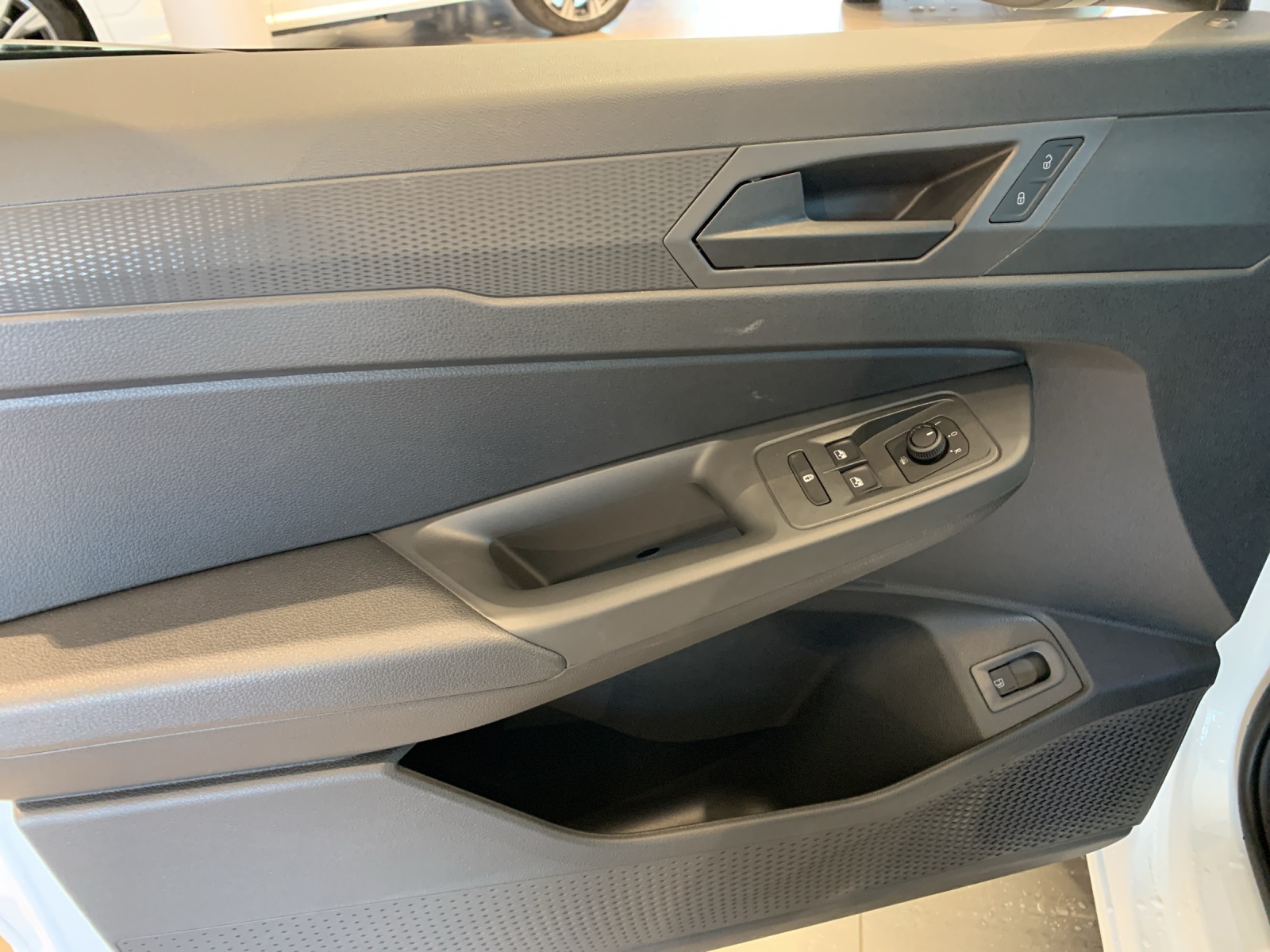 FORD Grand Connect FlexCab Trend PHEV-image-7