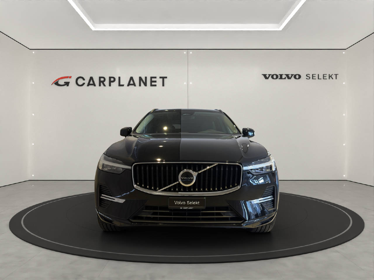 VOLVO XC60 2.0 B4 MH Momentum AWD-showroom-element-3