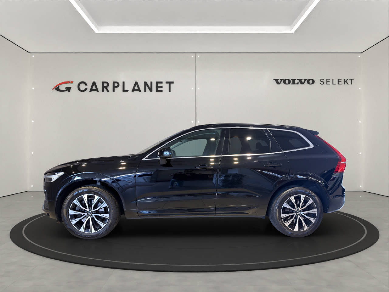 VOLVO XC60 2.0 B4 MH Momentum AWD-showroom-element-1