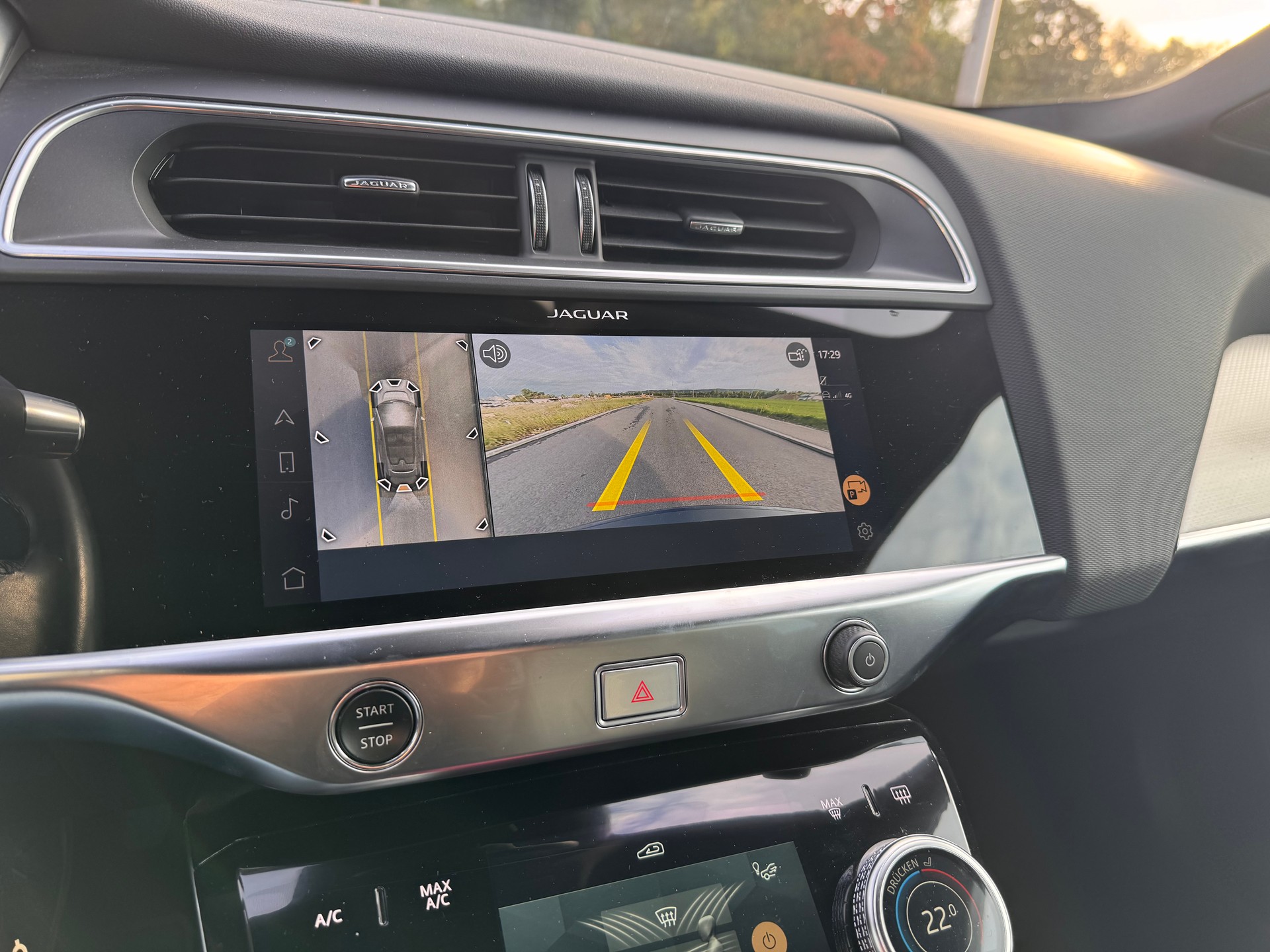 JAGUAR I-Pace EV400 S AWD-showroom-element-1